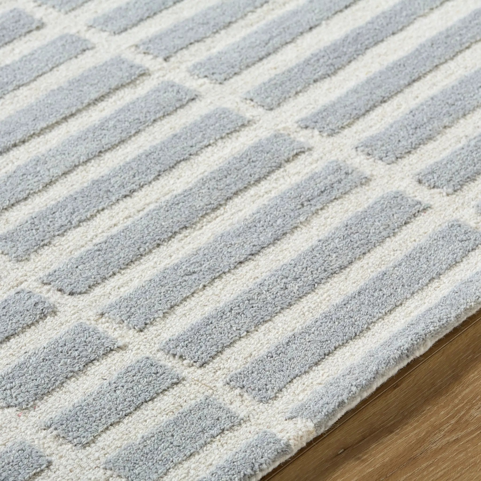 Klopp KPP-2305 Pewter Area Rug by LIVABLISS