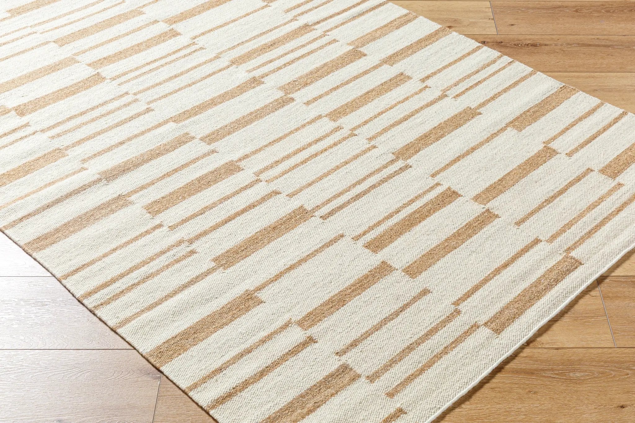 Lanesra LAR-2300 Ivory Area Rug by LIVABLISS