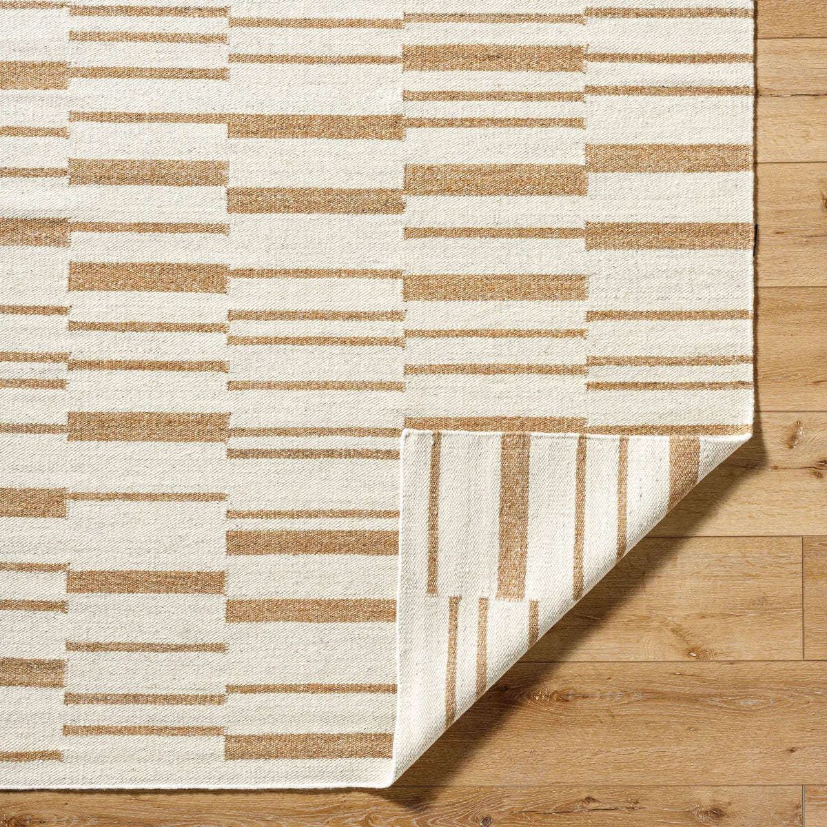 Lanesra LAR-2300 Ivory Area Rug by LIVABLISS