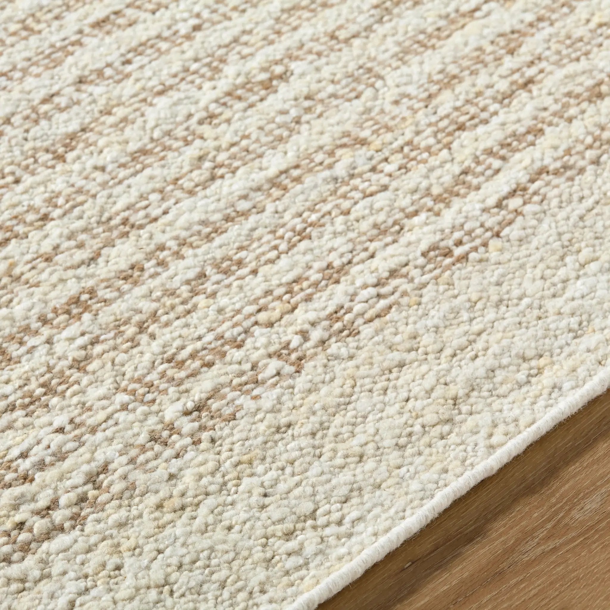 Leman LEN-2300 Ivory Area Rug by LIVABLISS