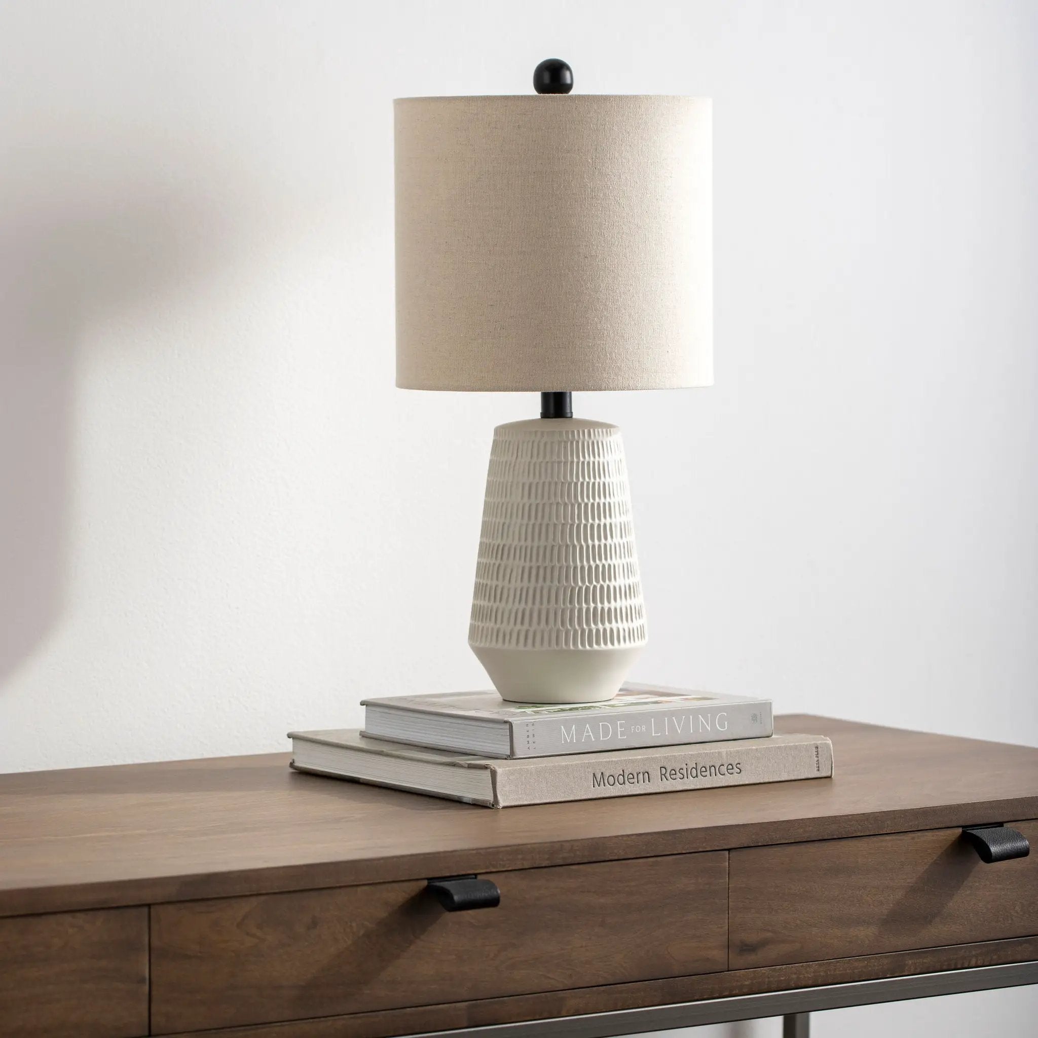 Leipzig LPZ-001 Accent Table Lamp by LIVABLISS