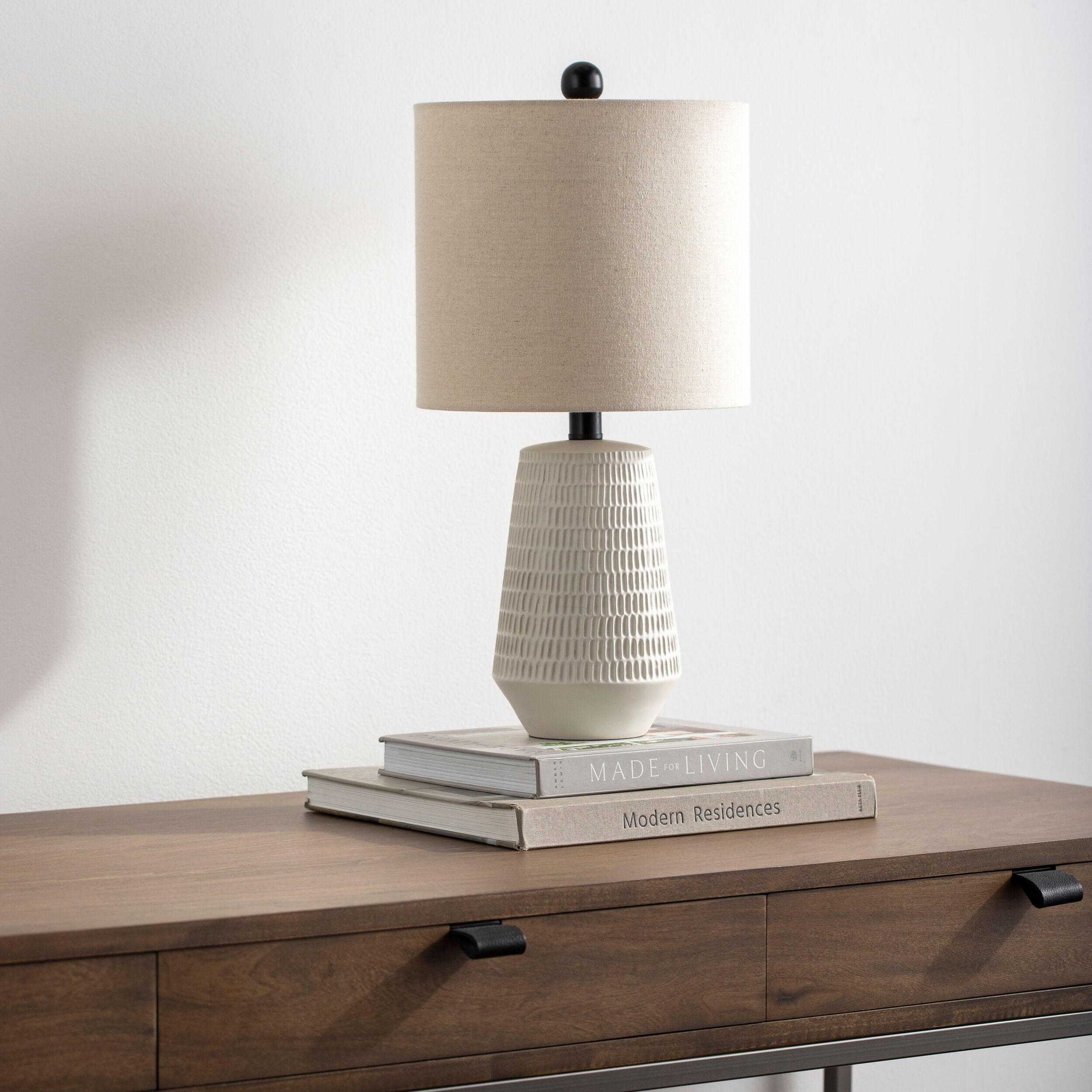 LIVABLISS Leipzig LPZ-001 Accent Table Lamp