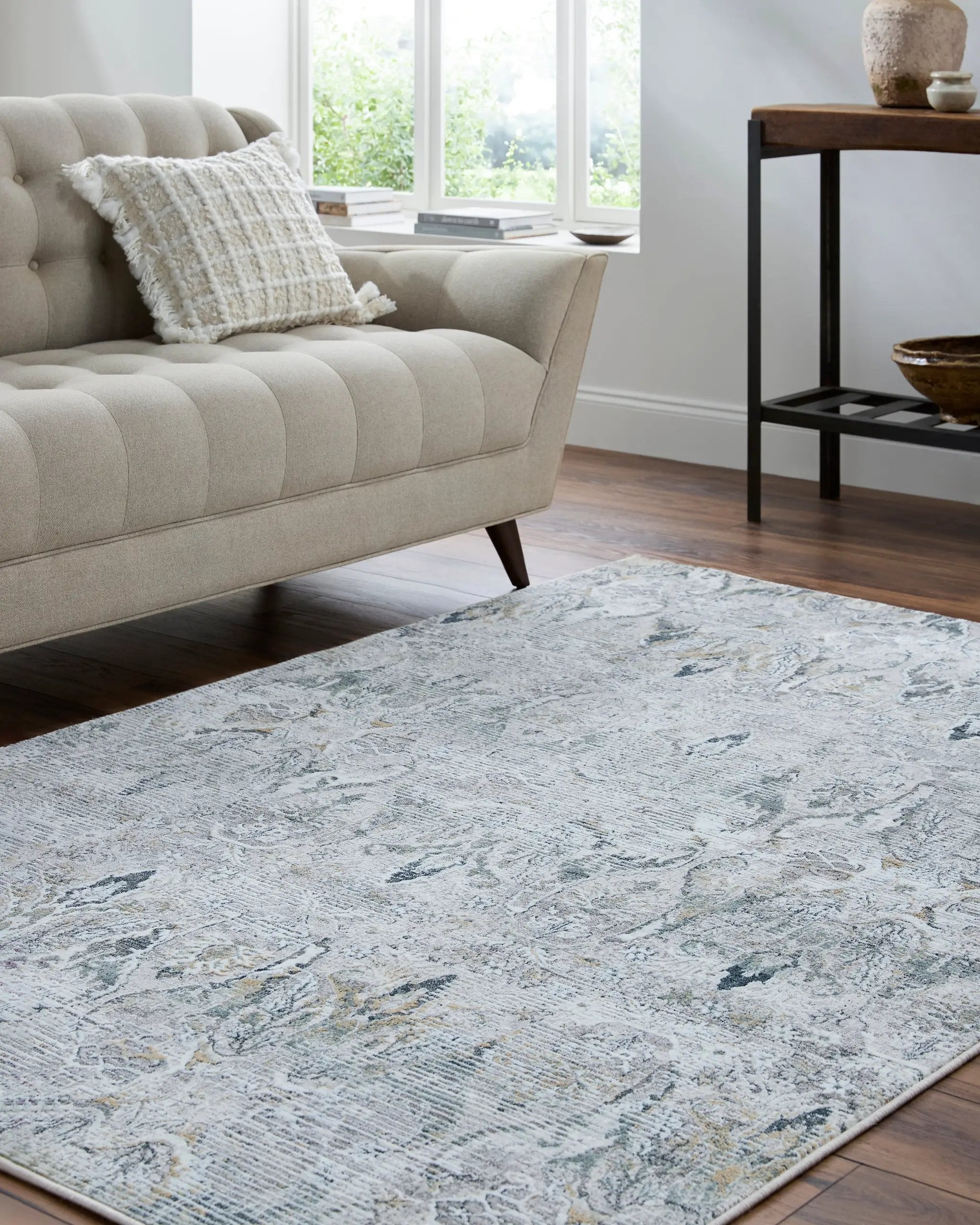 Lorenz LTZ-2300 Ivory Area Rug by LIVABLISS