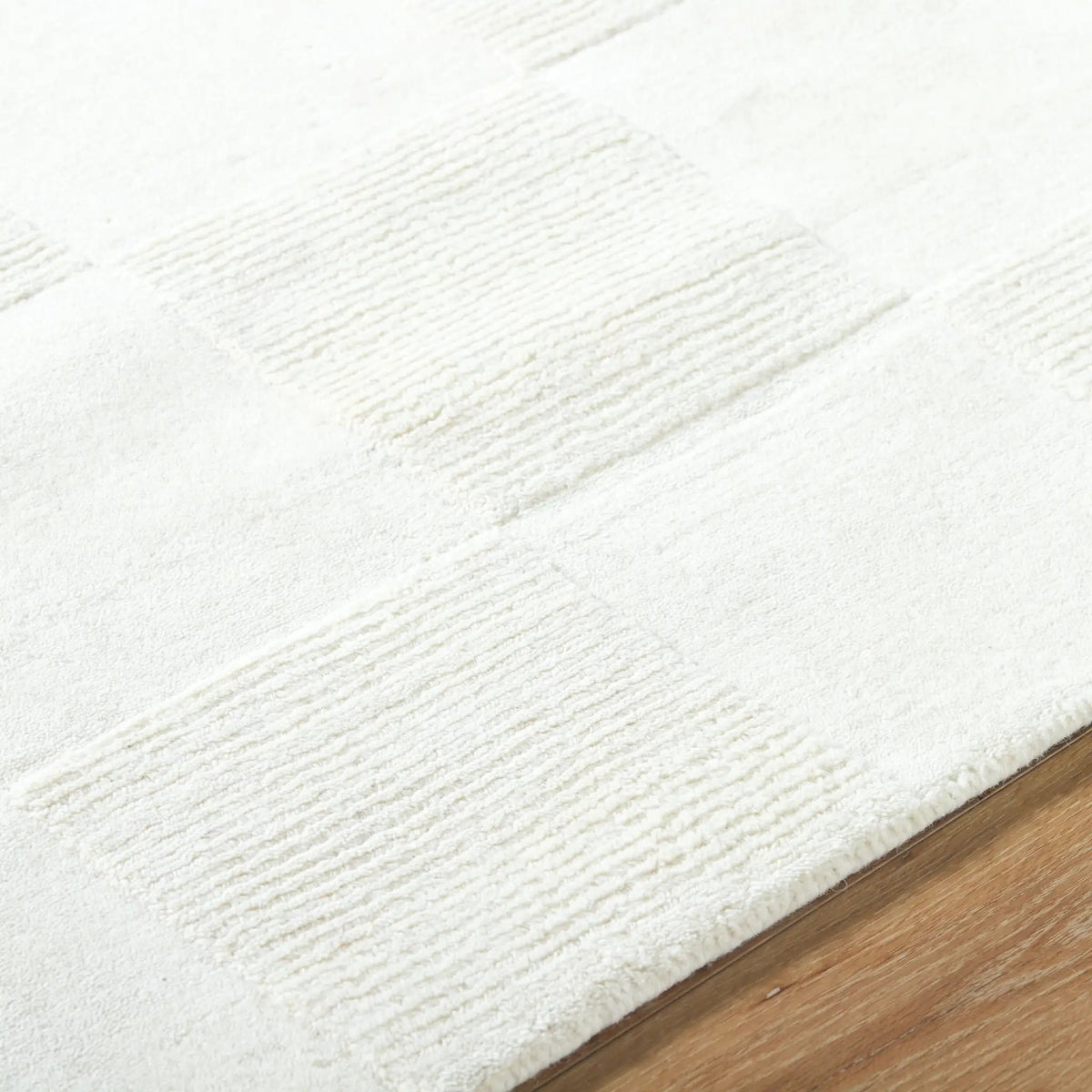 Mystique M-5499 Ivory Area Rug by LIVABLISS
