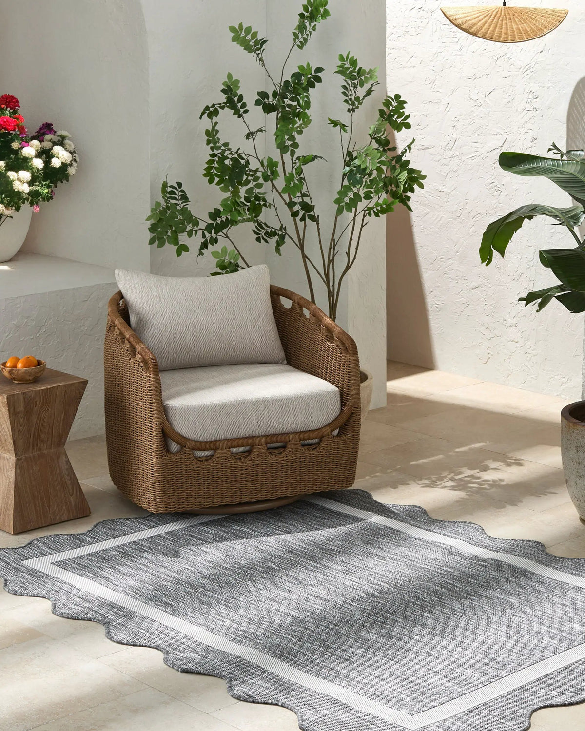 LIVABLISS Miami Beach MBH-2322 Charcoal Area Rug