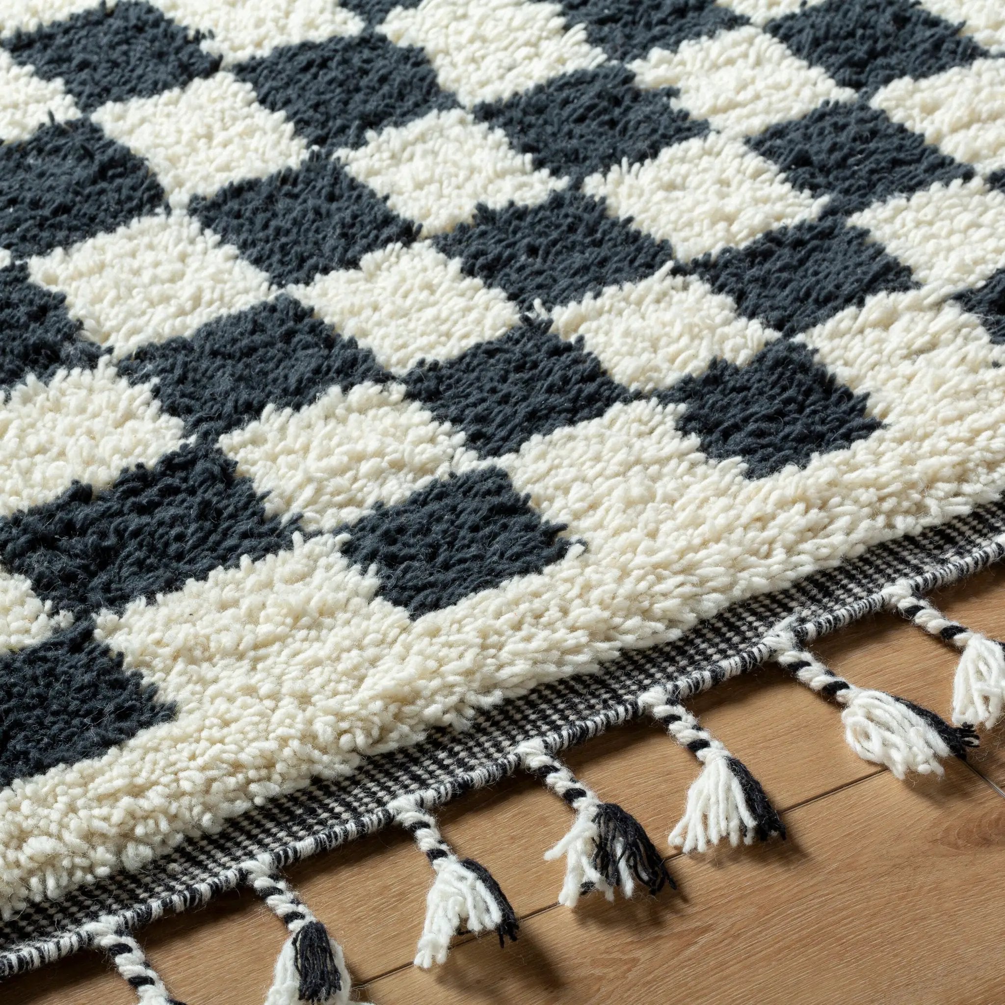 Mirela MMI-2301 Charcoal Area Rug by LIVABLISS