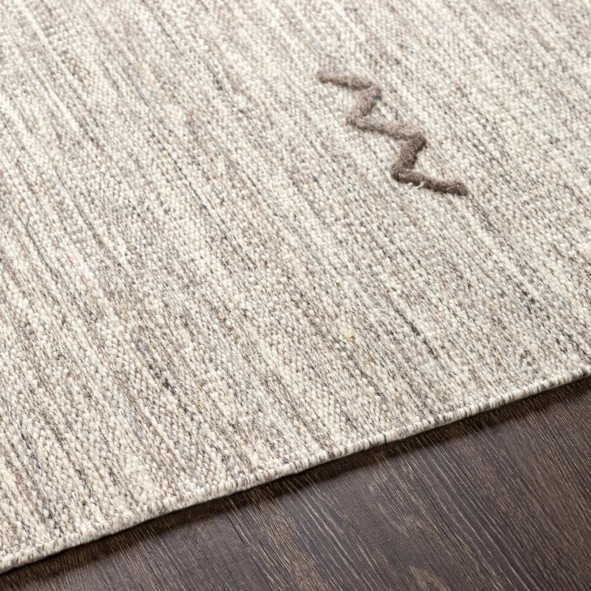Montezuma MTZ-2004 Off-White Area Rug by LIVABLISS