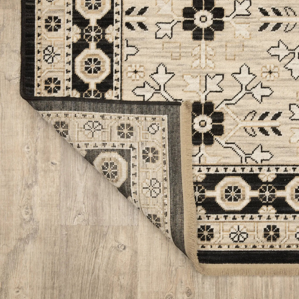 Acacia ACA09 Beige/ Black Area Rug by Oriental Weavers