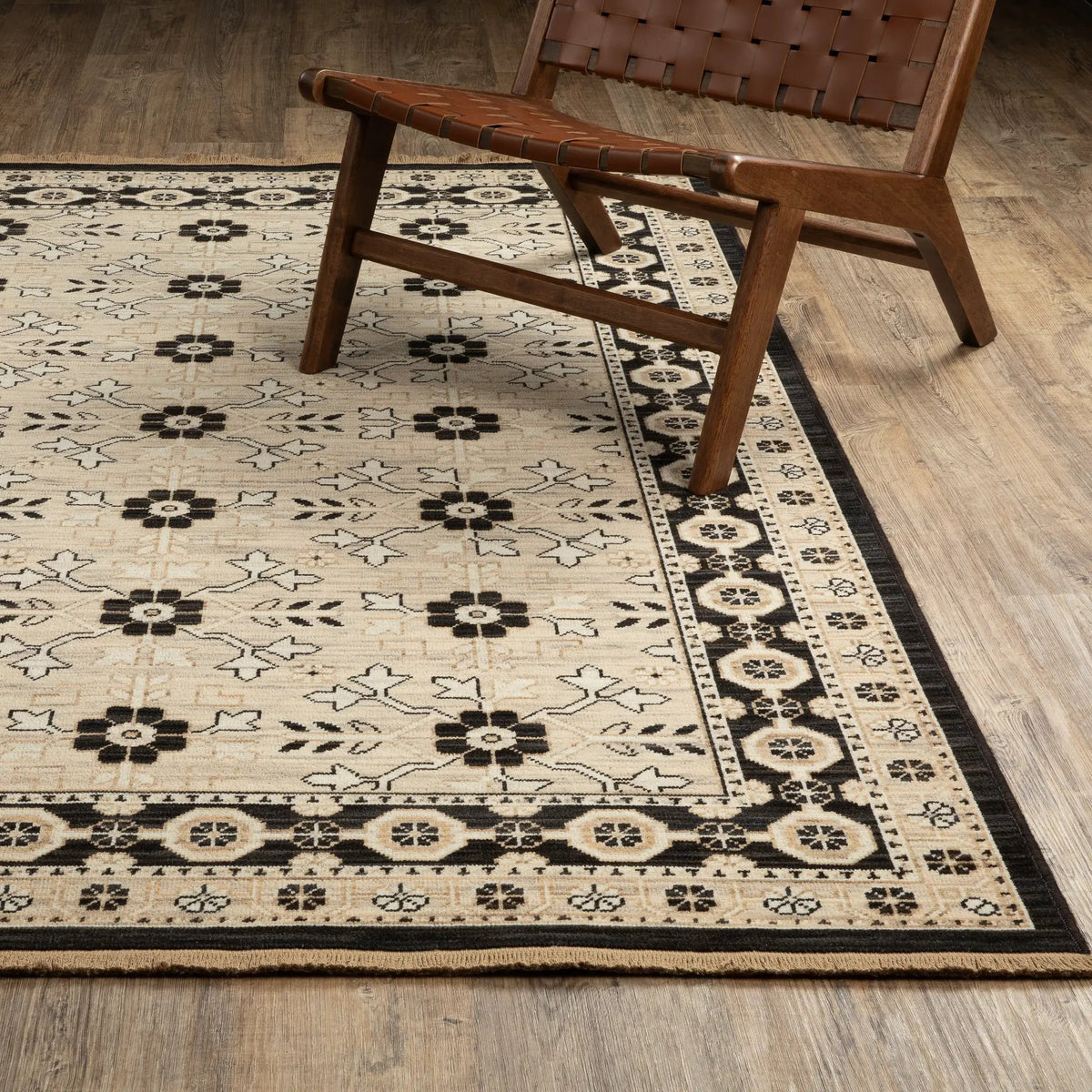 Acacia ACA09 Beige/ Black Area Rug by Oriental Weavers