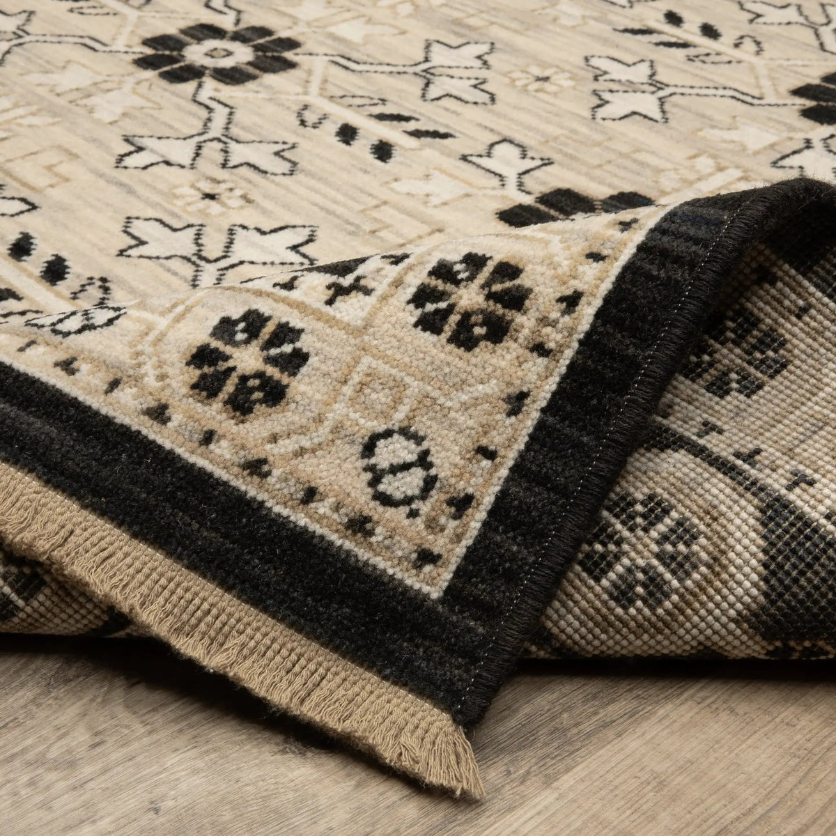 Acacia ACA09 Beige/ Black Area Rug by Oriental Weavers