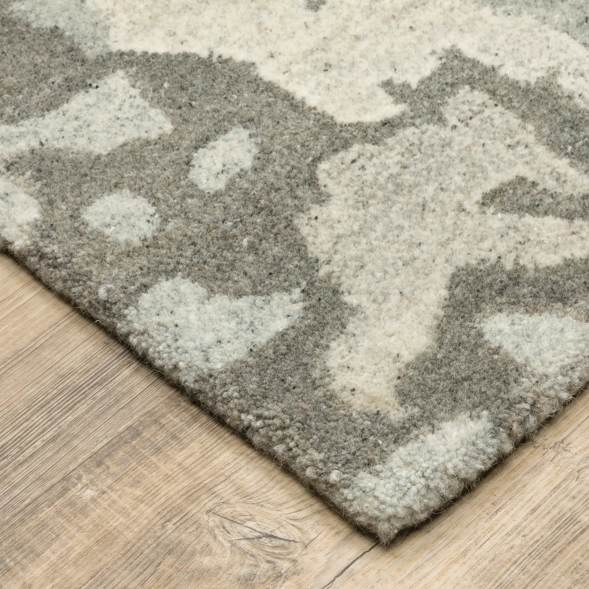 Anastasia 68006 Grey/ Charcoal Area Rug by Oriental Weavers