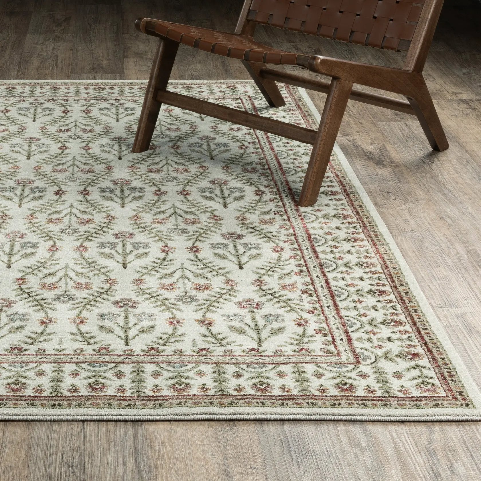 Andorra 3717A Ivory/ Red Area Rug by Oriental Weavers
