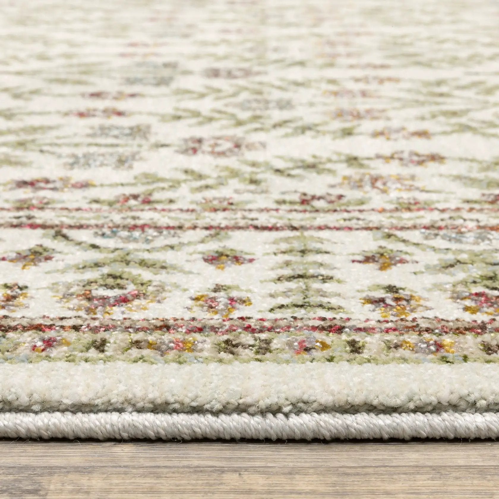 Andorra 3717A Ivory/ Red Area Rug by Oriental Weavers