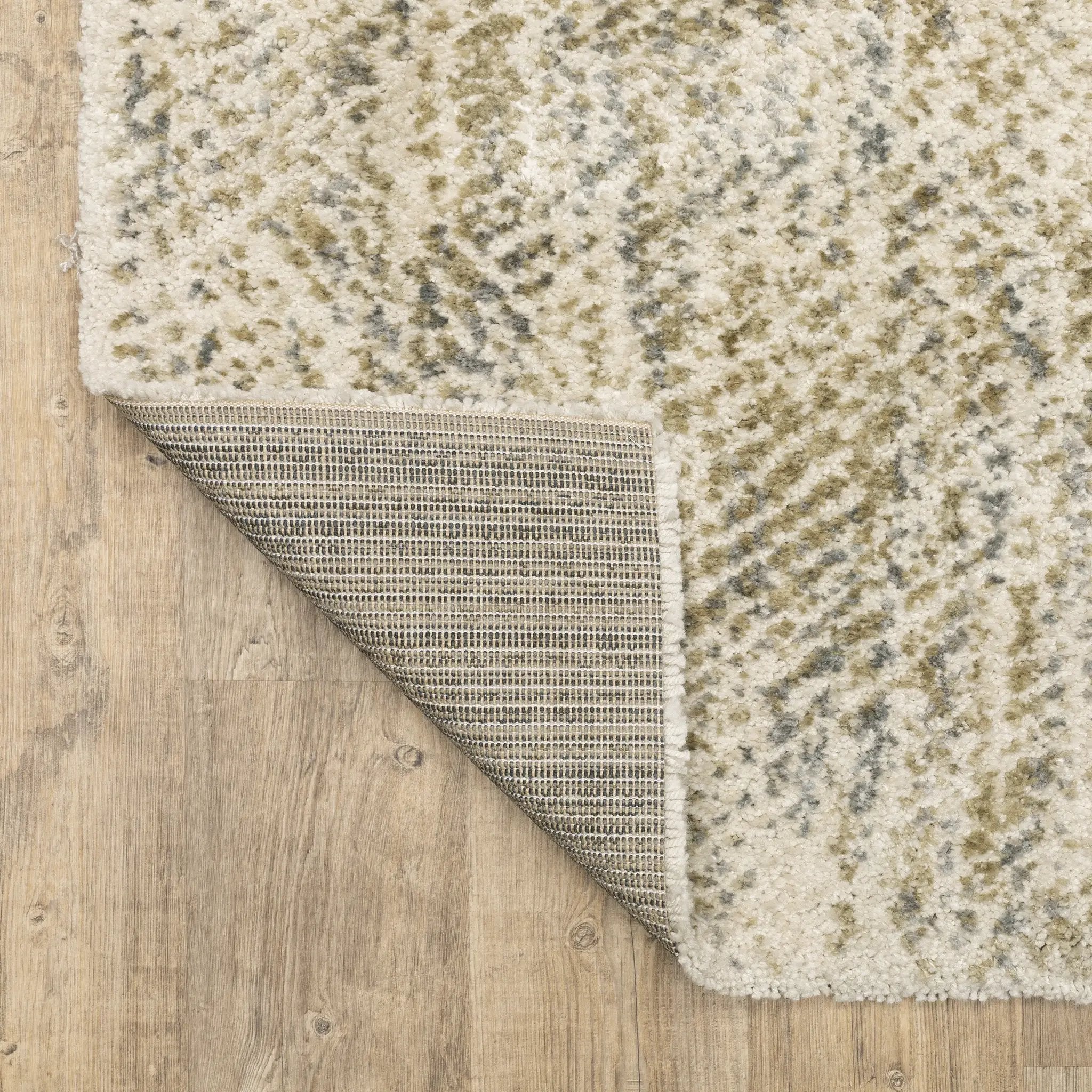 Aspen 3154E Ivory/ Gold Area Rug by Oriental Weavers