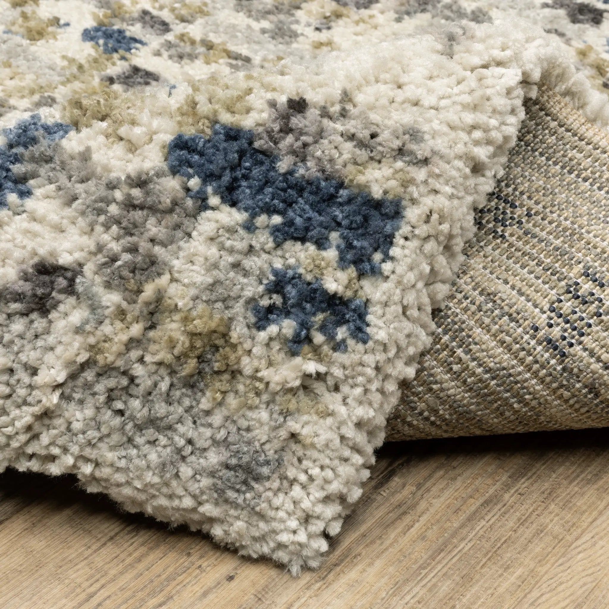 Aspen 3514A Ivory/ Blue Area Rug by Oriental Weavers