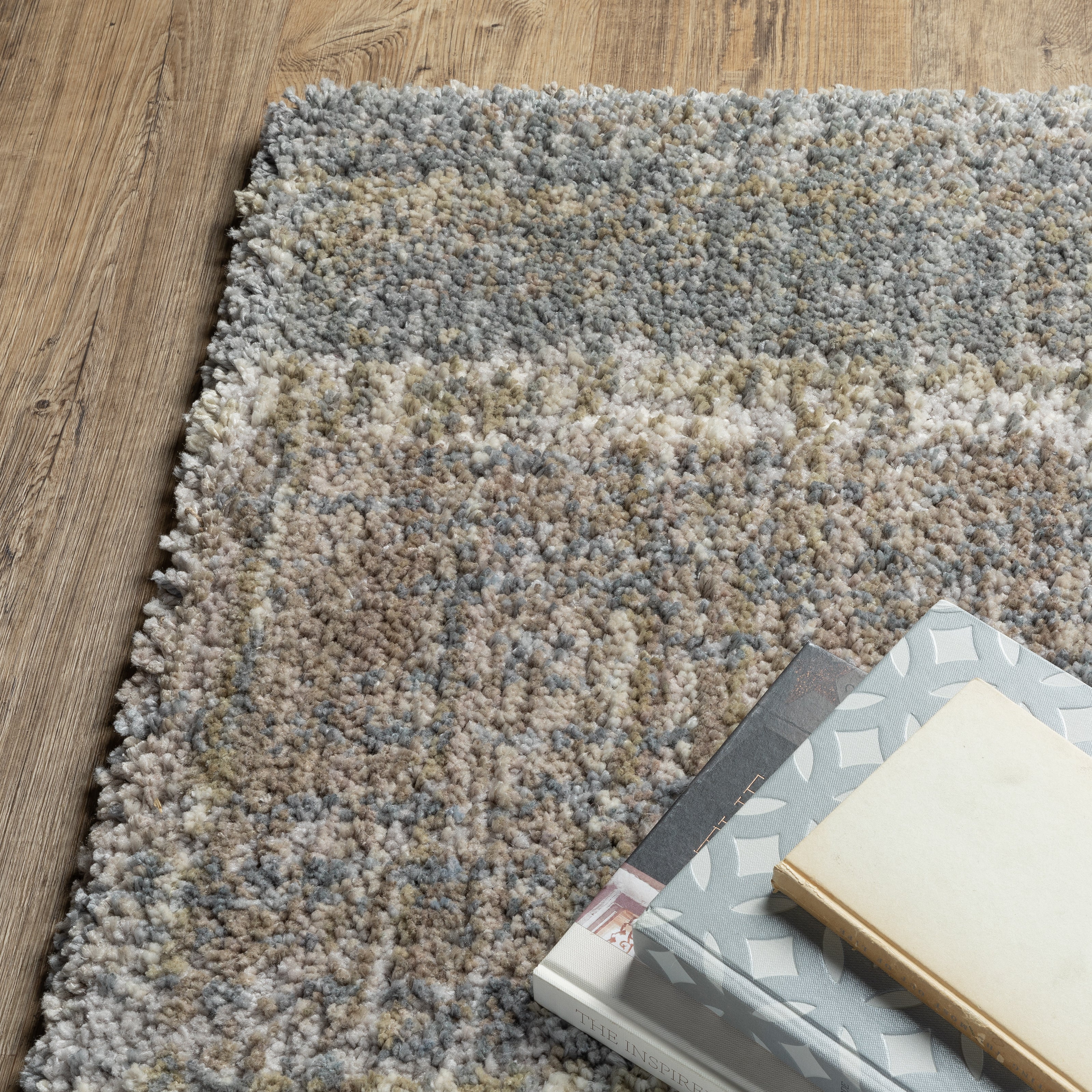 Oriental Weavers Aspen 530J9 plush shag rug featuring abstract pattern in grey/ ivory tones
