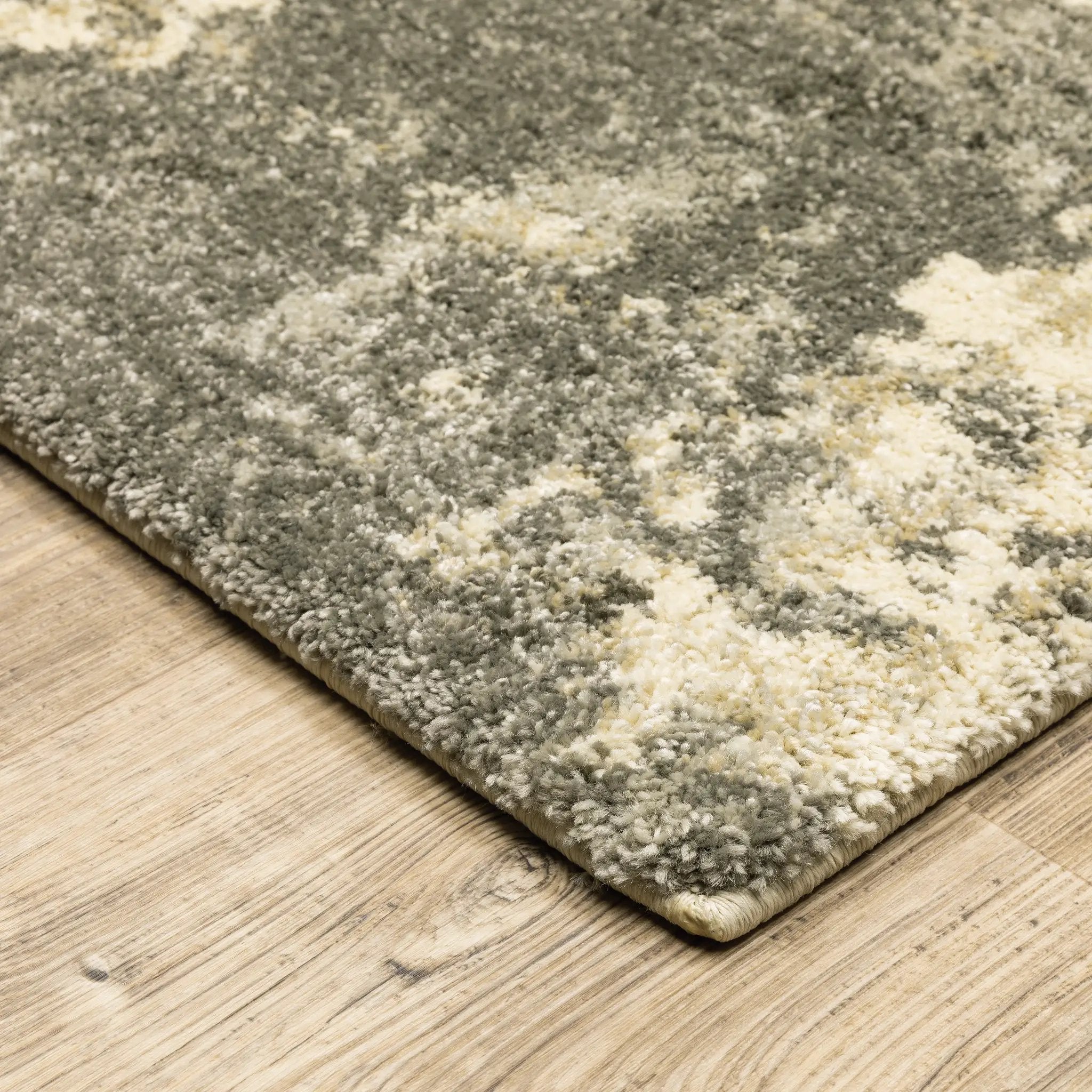 Astor 7150D Grey/ Beige Area Rug by Oriental Weavers