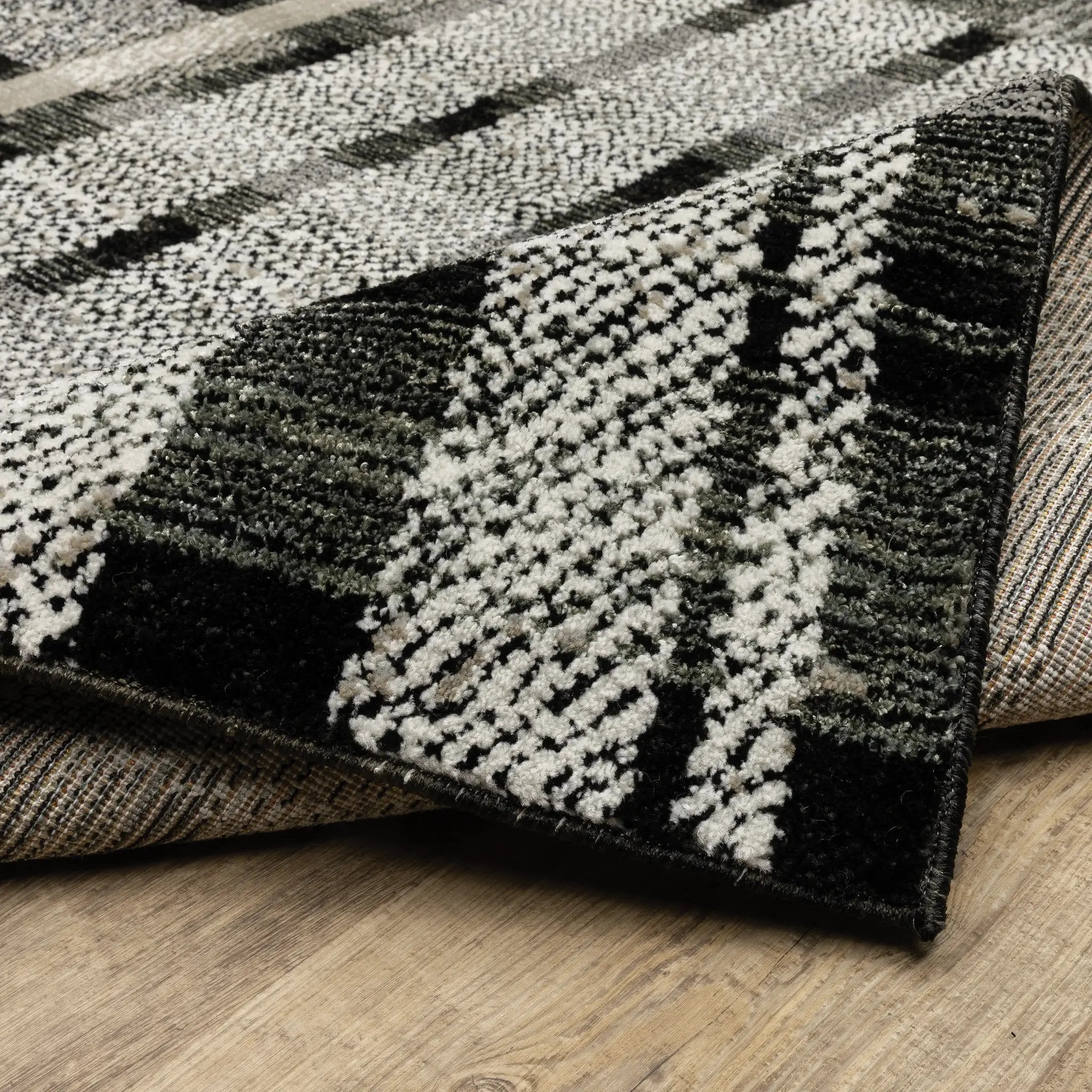 Atlas 752C0 Black/ Grey Area Rug by Oriental Weavers
