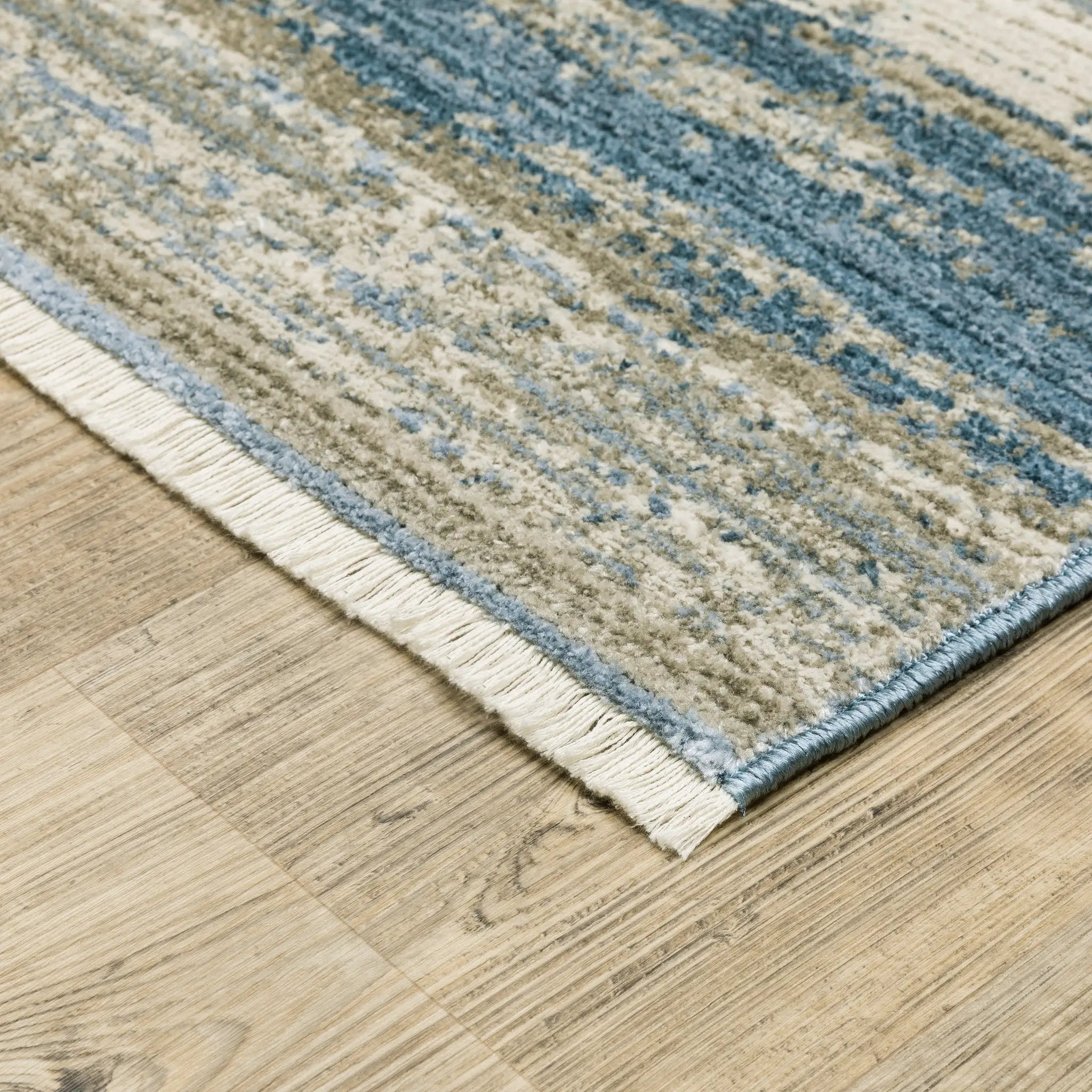 Bauer 042L2 Blue/ Beige Area Rug by Oriental Weavers