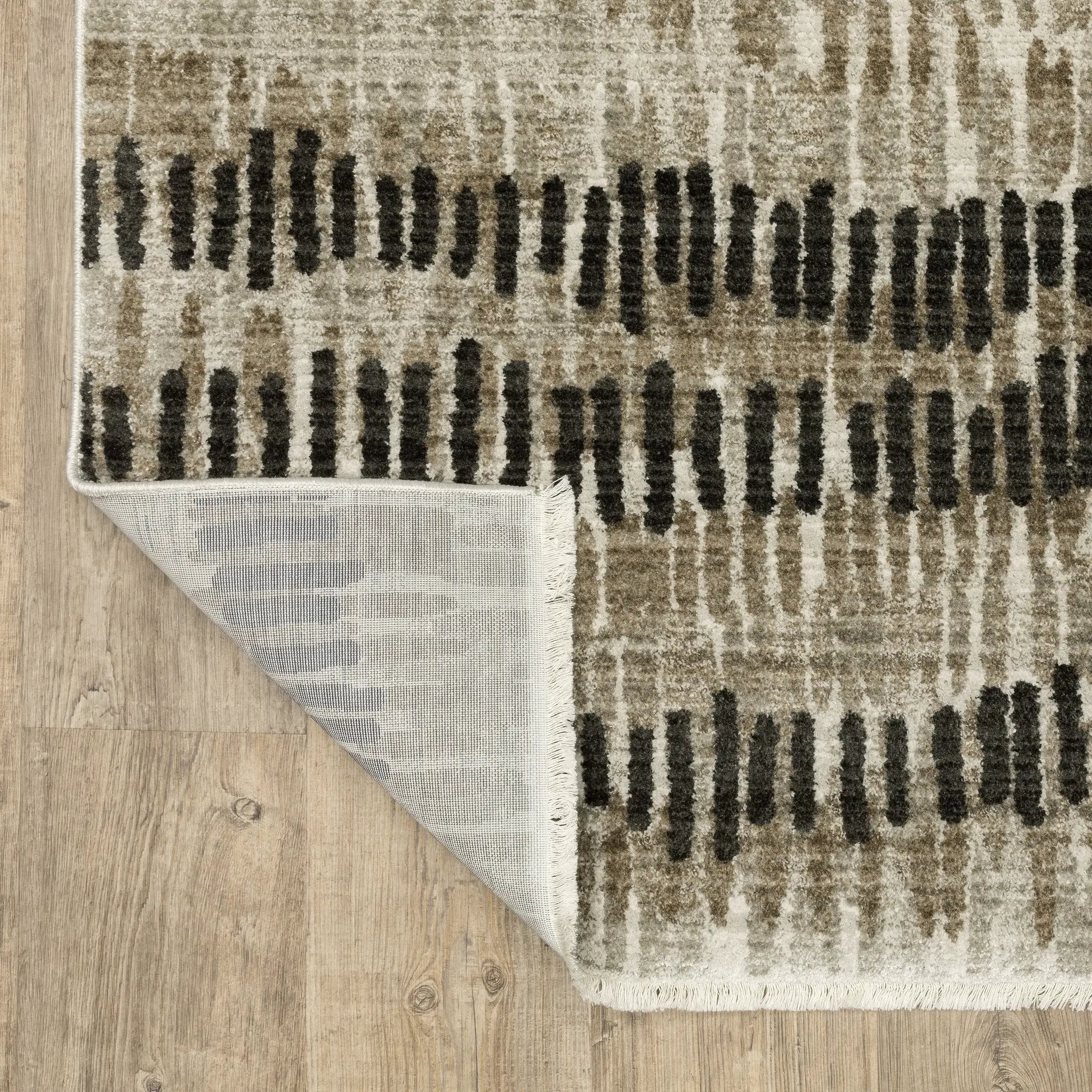 Bauer 8120D Beige/ Charcoal Area Rug by Oriental Weavers
