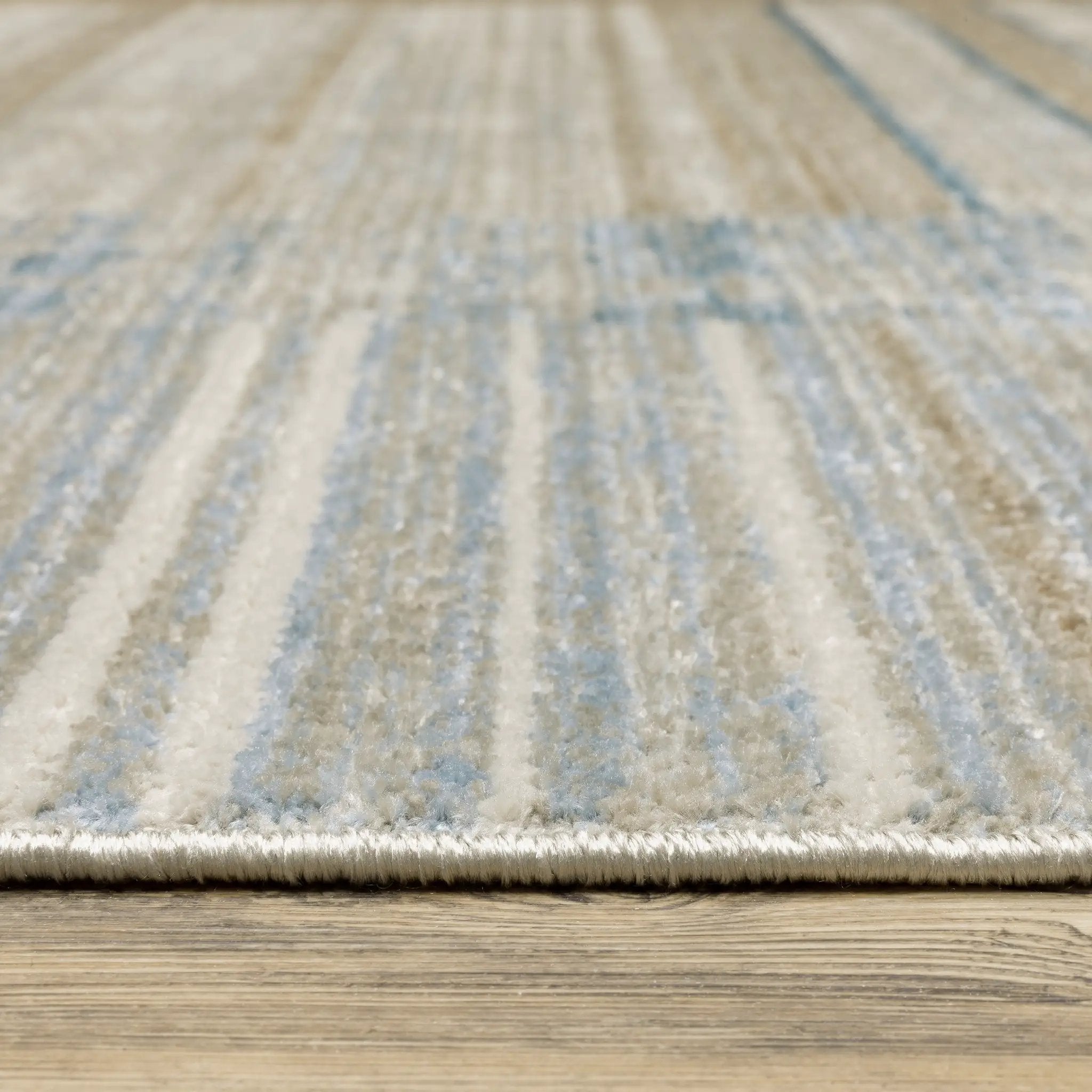 Bauer 090B2 Blue/ Beige Area Rug by Oriental Weavers