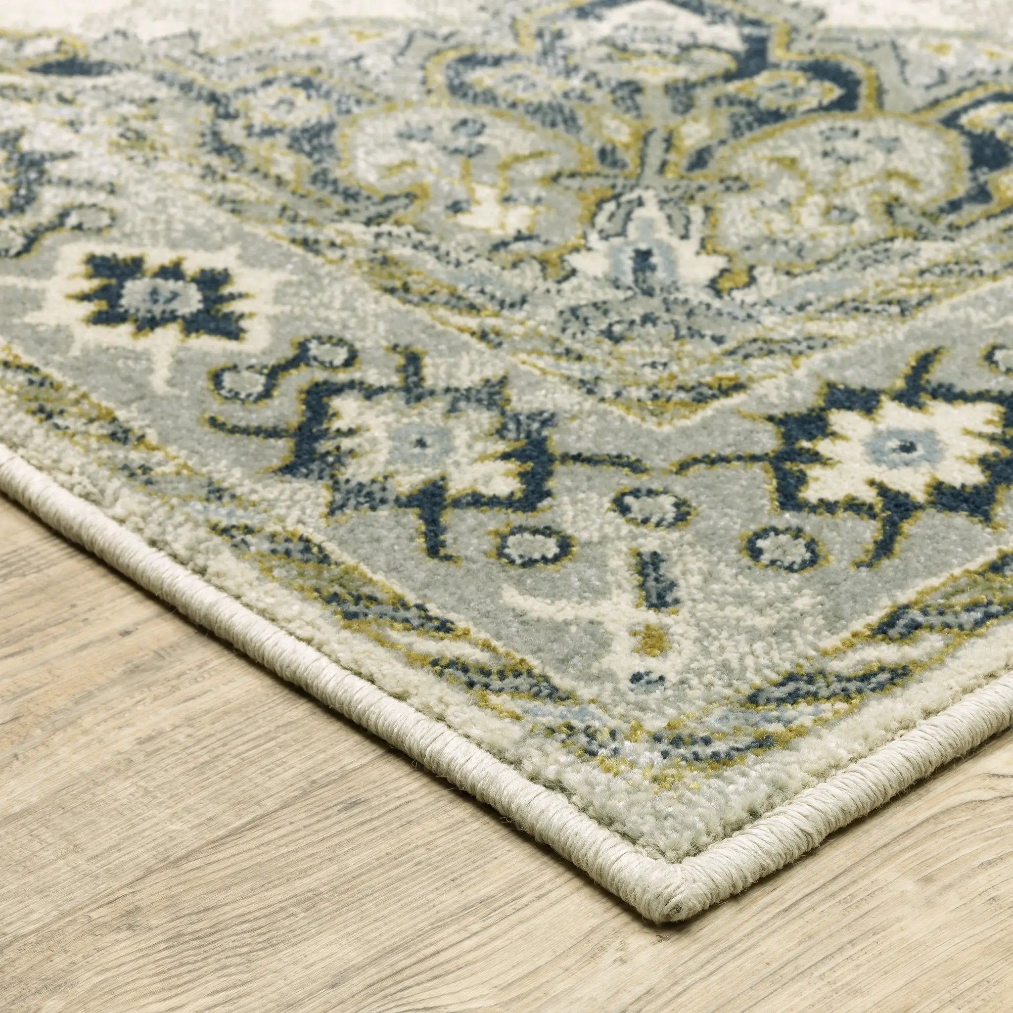 Branson BR04B Ivory/ Blue Area Rug by Oriental Weavers