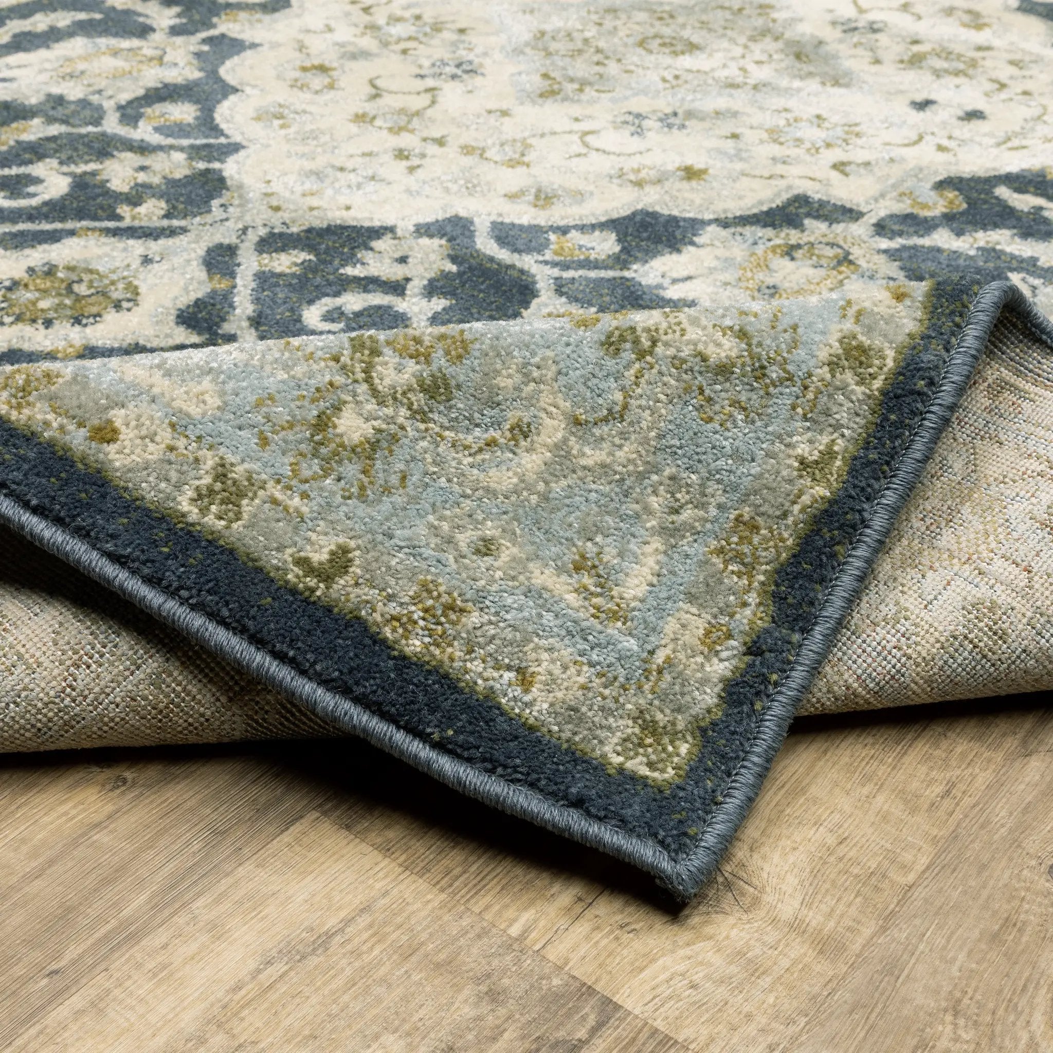 Branson BR05A Teal Blue/ Ivory Area Rug by Oriental Weavers