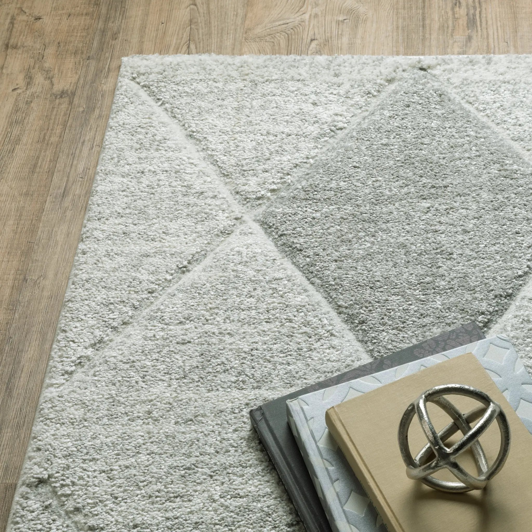 Cambria 005W2 Grey/ Ivory Area Rug by Oriental Weavers