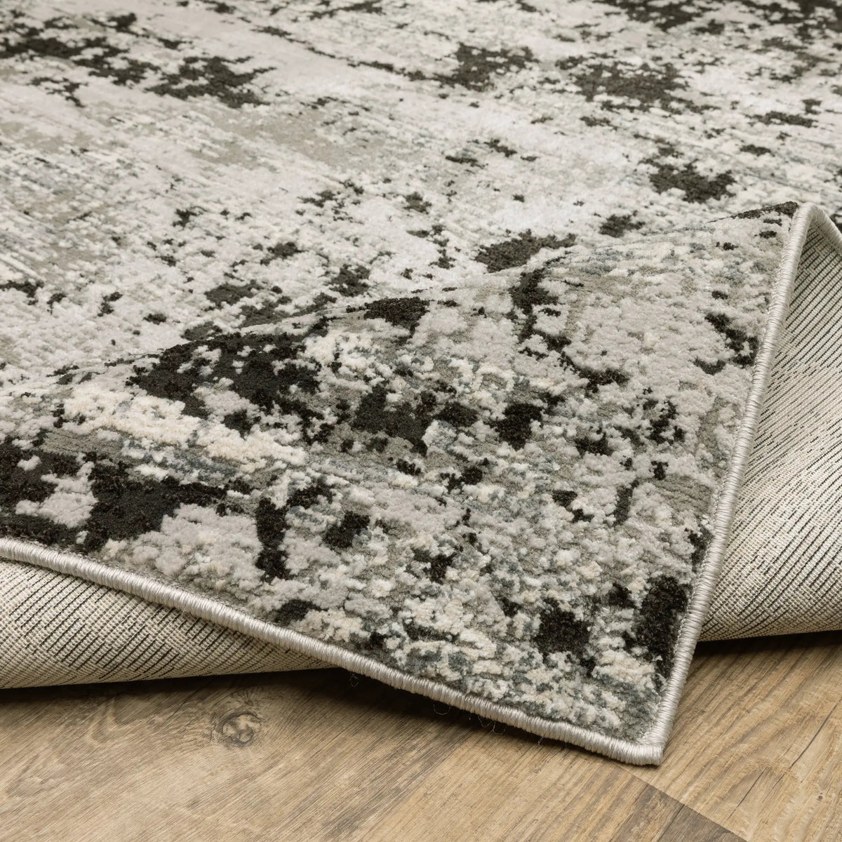 Caravan 4153Q Grey/ Black Area Rug by Oriental Weavers