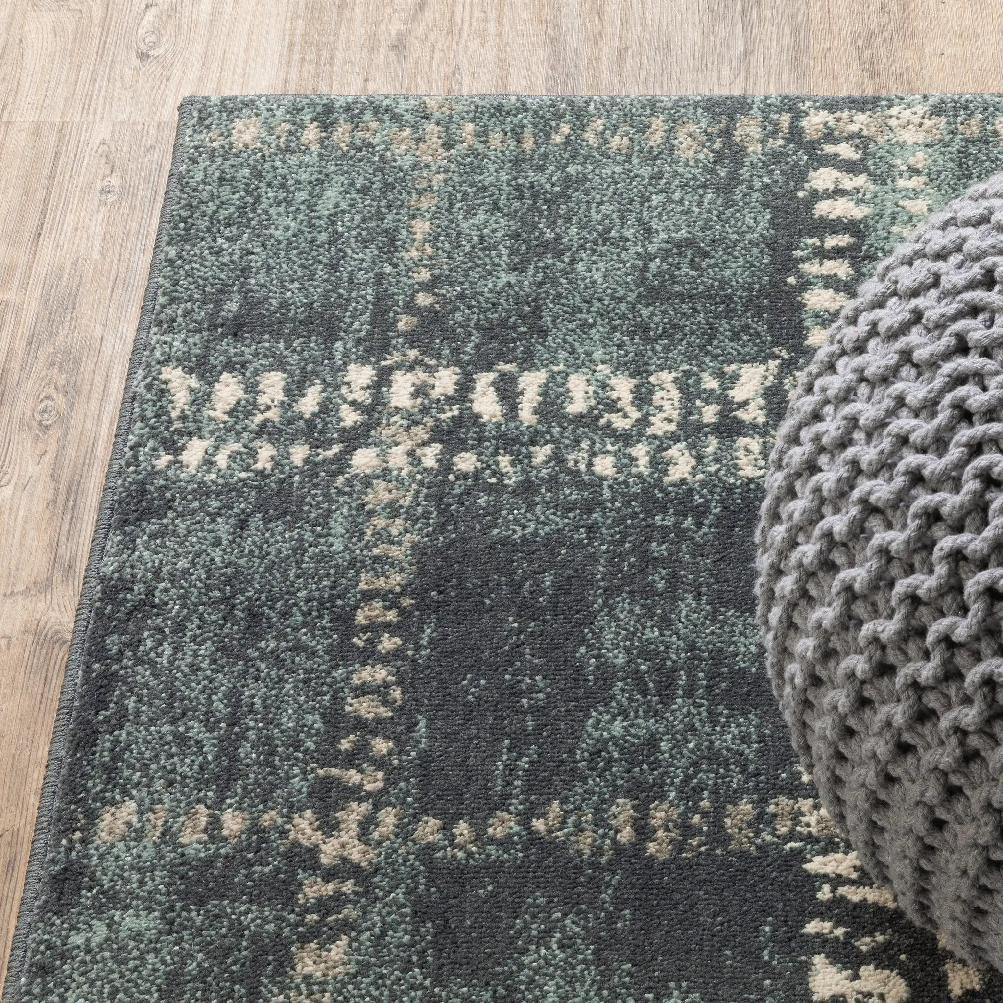 Carson 0746J Blue/ Ivory Area Rug by Oriental Weavers