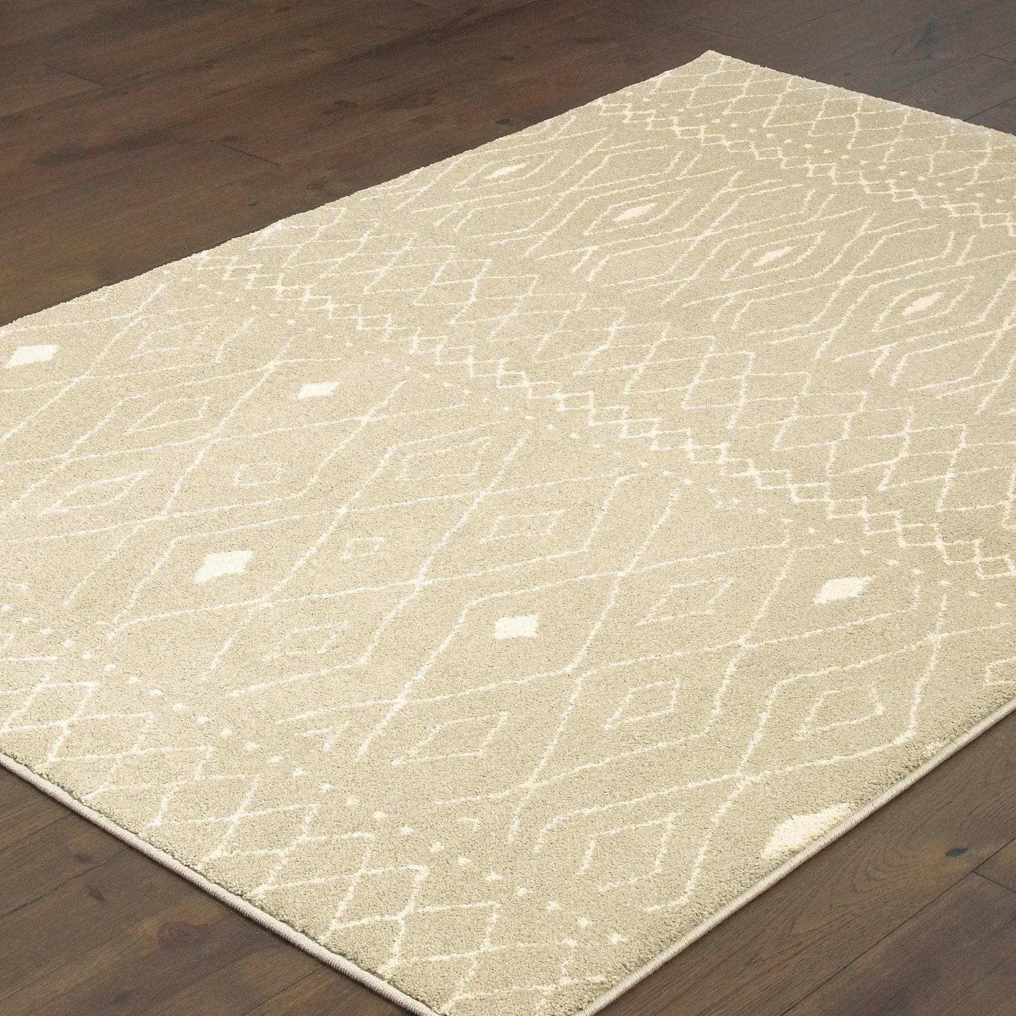 Carson 9665B Sand/ Ivory Area Rug by Oriental Weavers