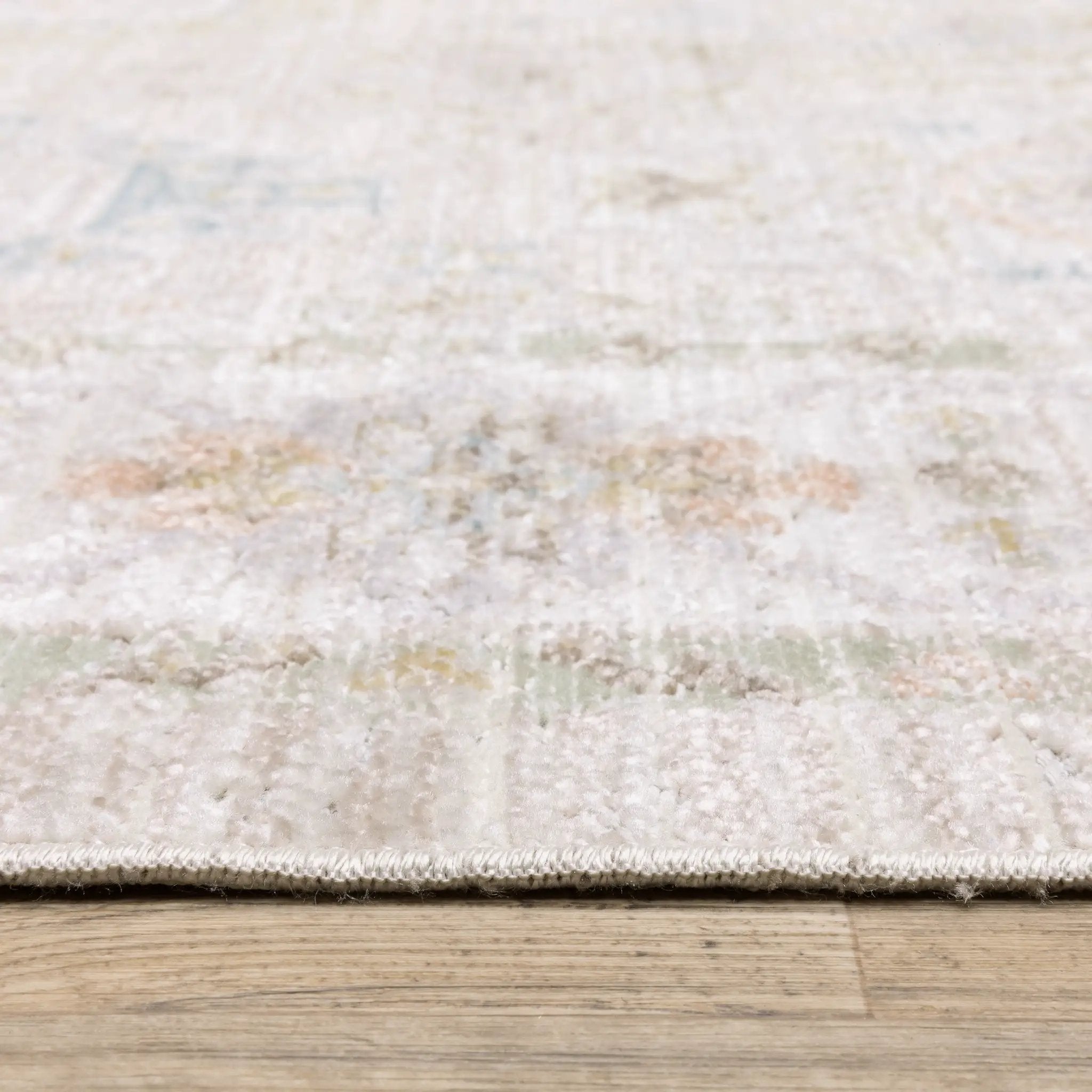 Cavett CAV04 Beige/ Blue Area Rug by Oriental Weavers