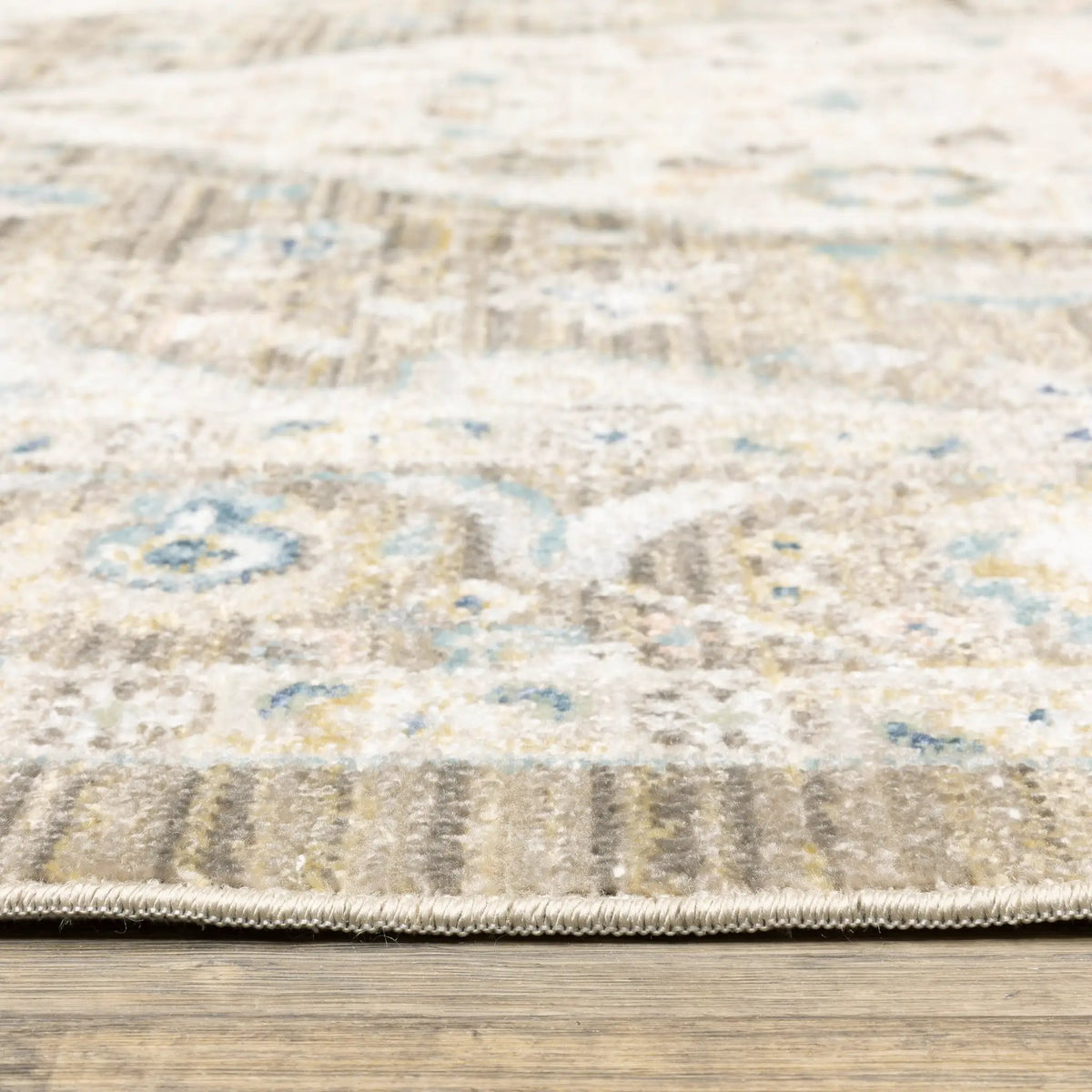 Cavett CAV12 Brown/ Blue Area Rug by Oriental Weavers