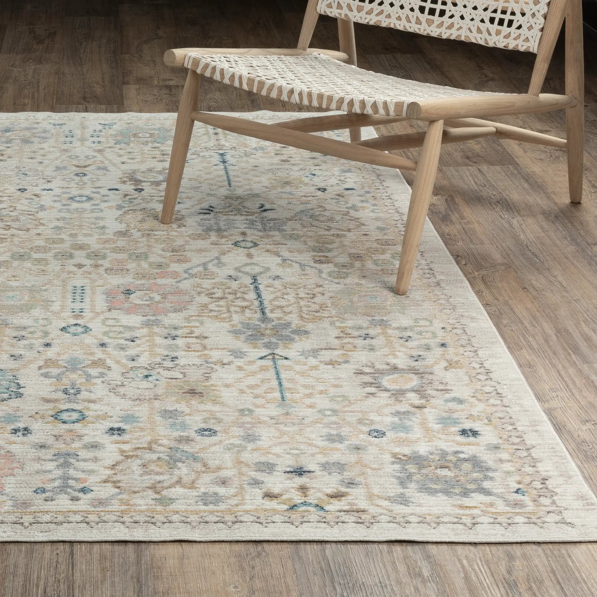 Cavett CAV13 Blue/ Pink Area Rug by Oriental Weavers