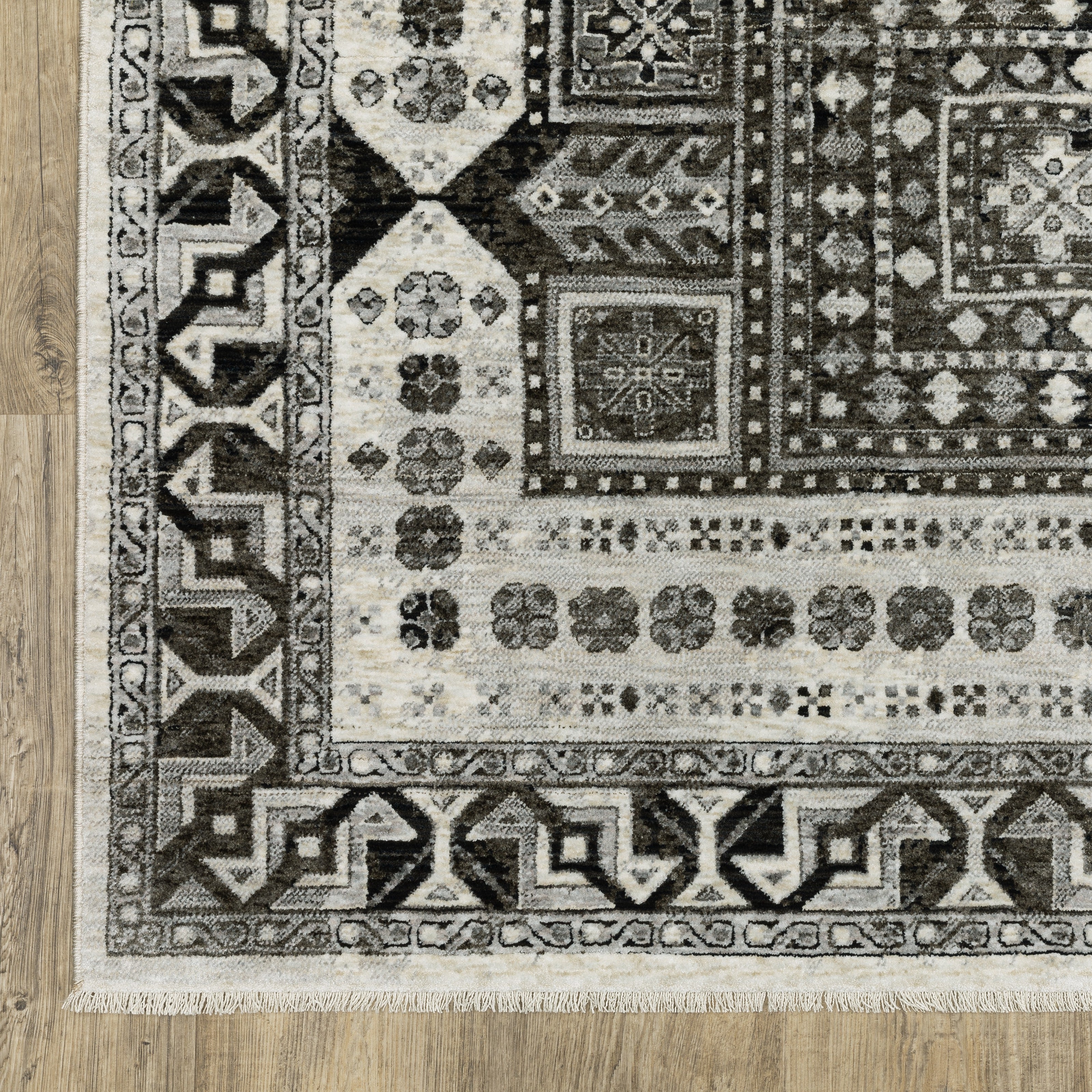 Oriental Weavers Chamberlain CH01G plush traditional rug featuring decorative pattern in ivory/ charcoal tones