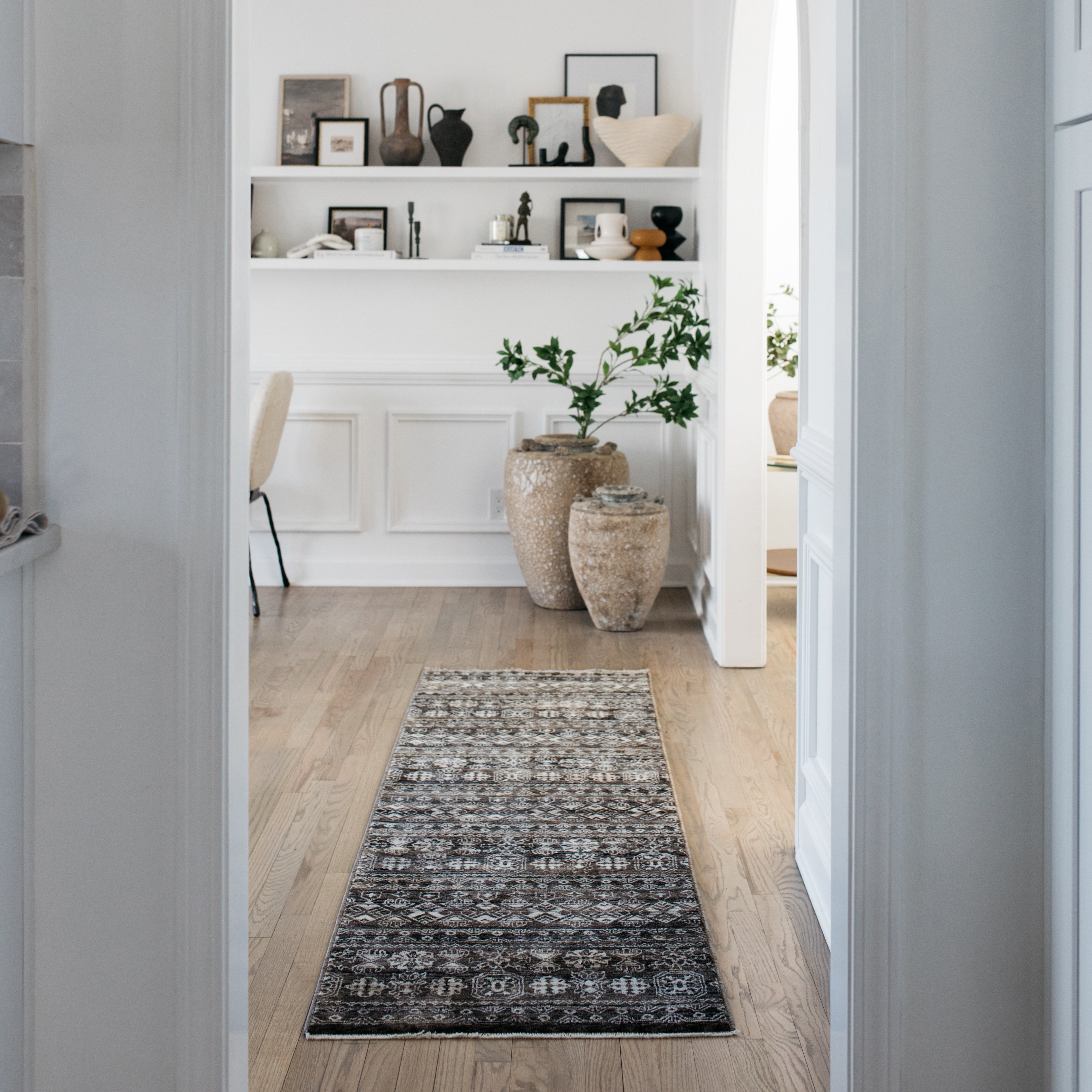 Oriental Weavers Chamberlain CH07C plush traditional rug featuring decorative pattern in black/ grey tones