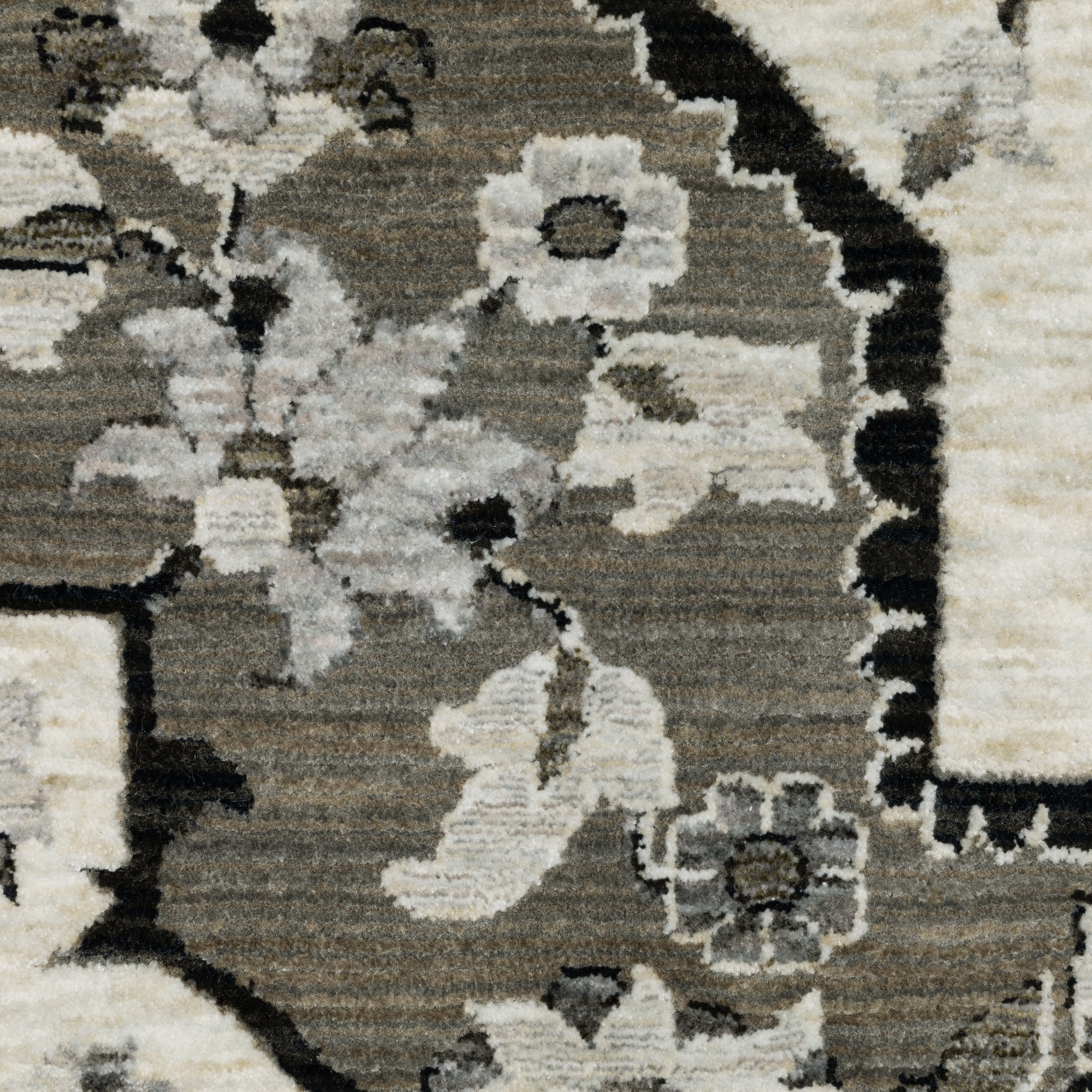 Oriental Weavers Chamberlain CH09A plush traditional rug featuring decorative pattern in ivory/ grey tones