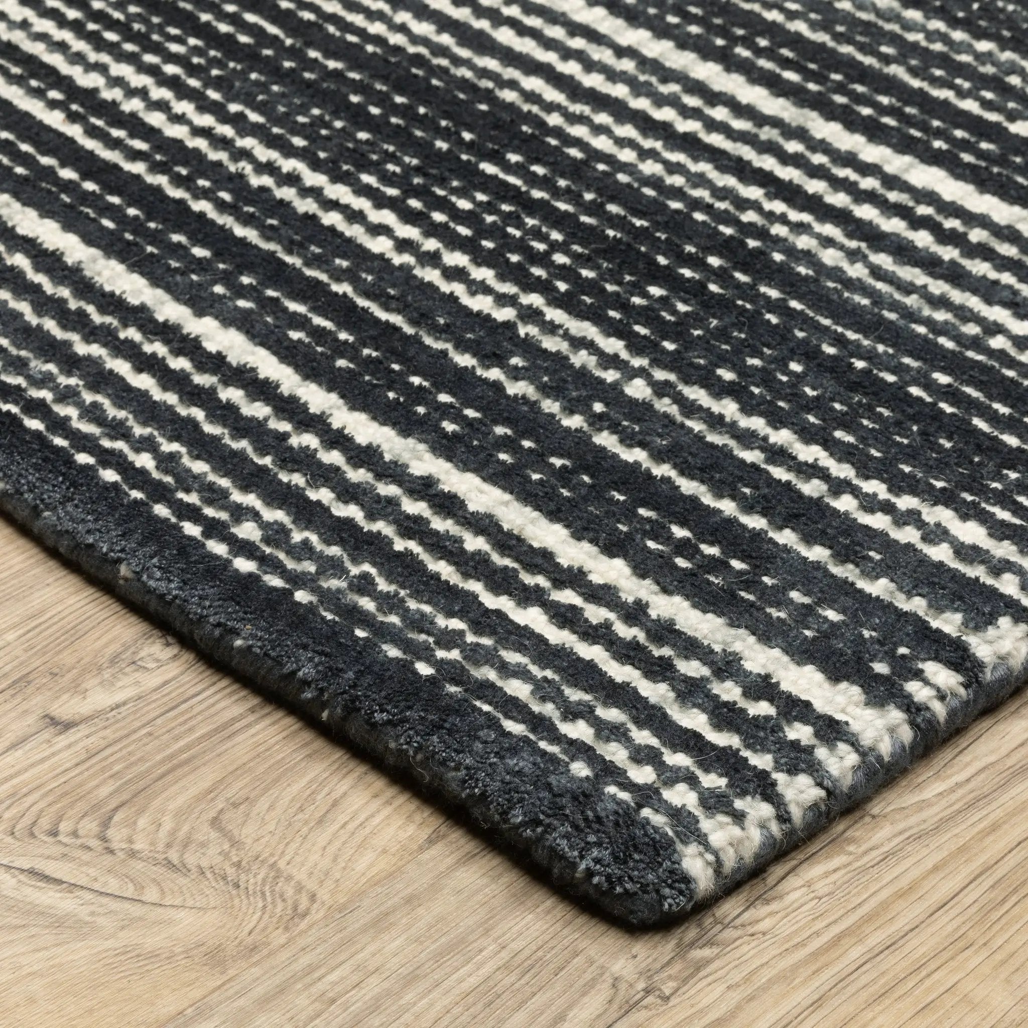 Circa CIR02 Black/ Ivory Area Rug by Oriental Weavers