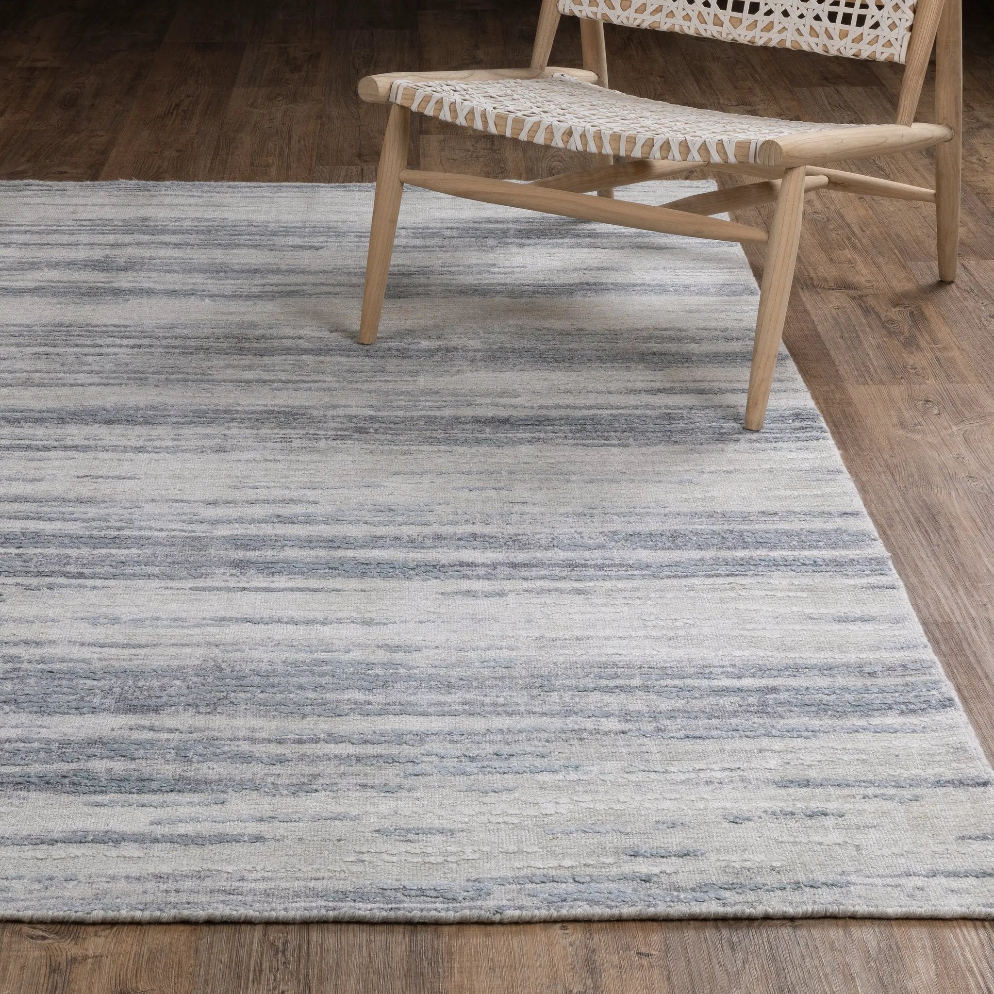 Clarke CLA04 Ivory/ Blue Area Rug by Oriental Weavers