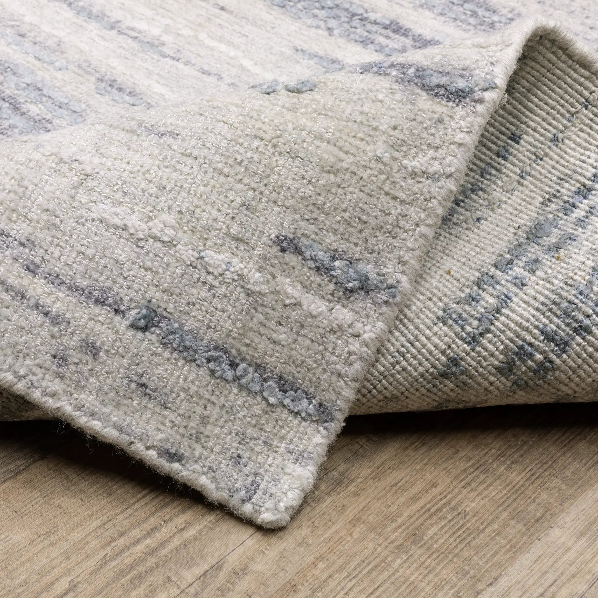 Clarke CLA04 Ivory/ Blue Area Rug by Oriental Weavers