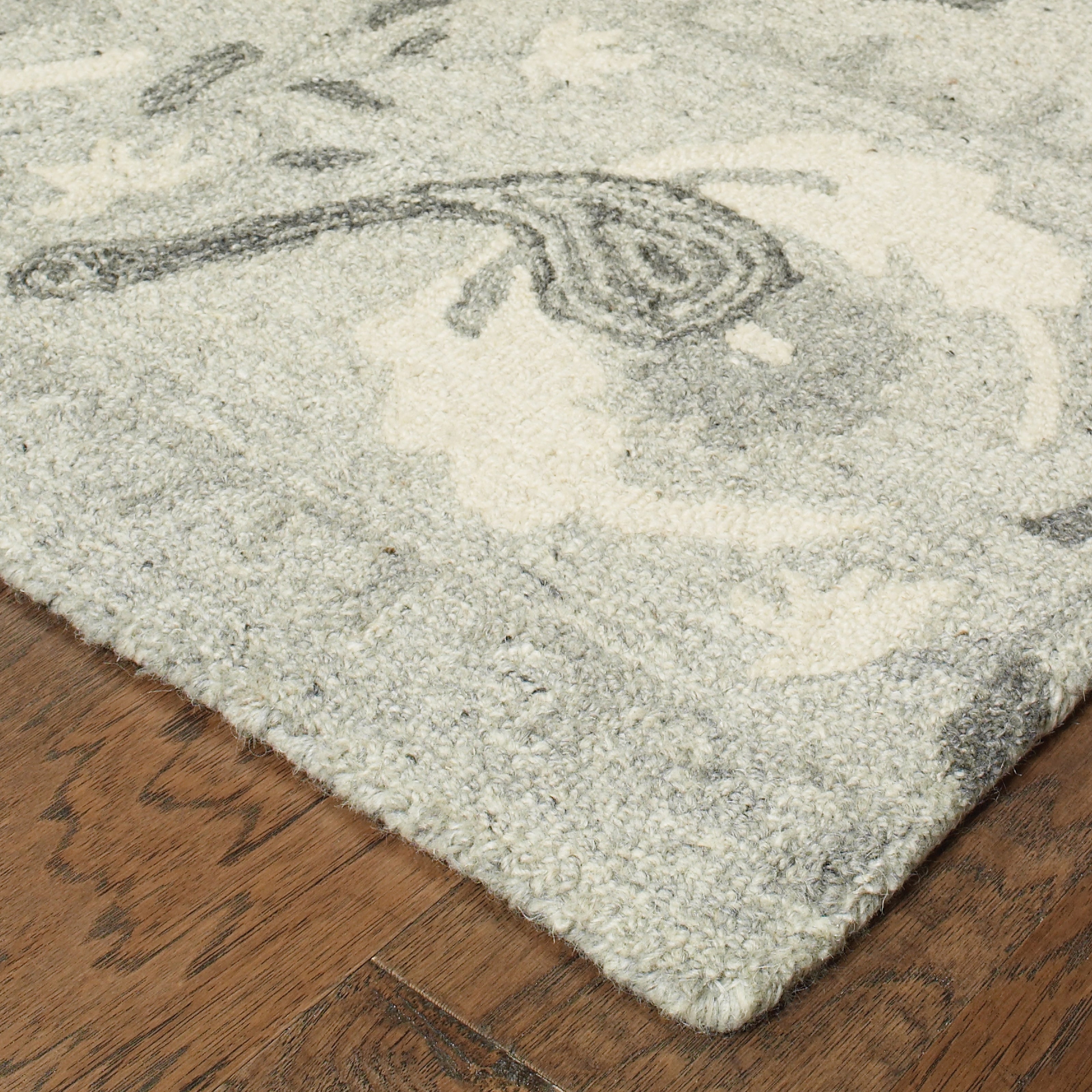Oriental Weavers Craft 93001 soft traditional rug featuring decorative pattern in ash/ ivory tones