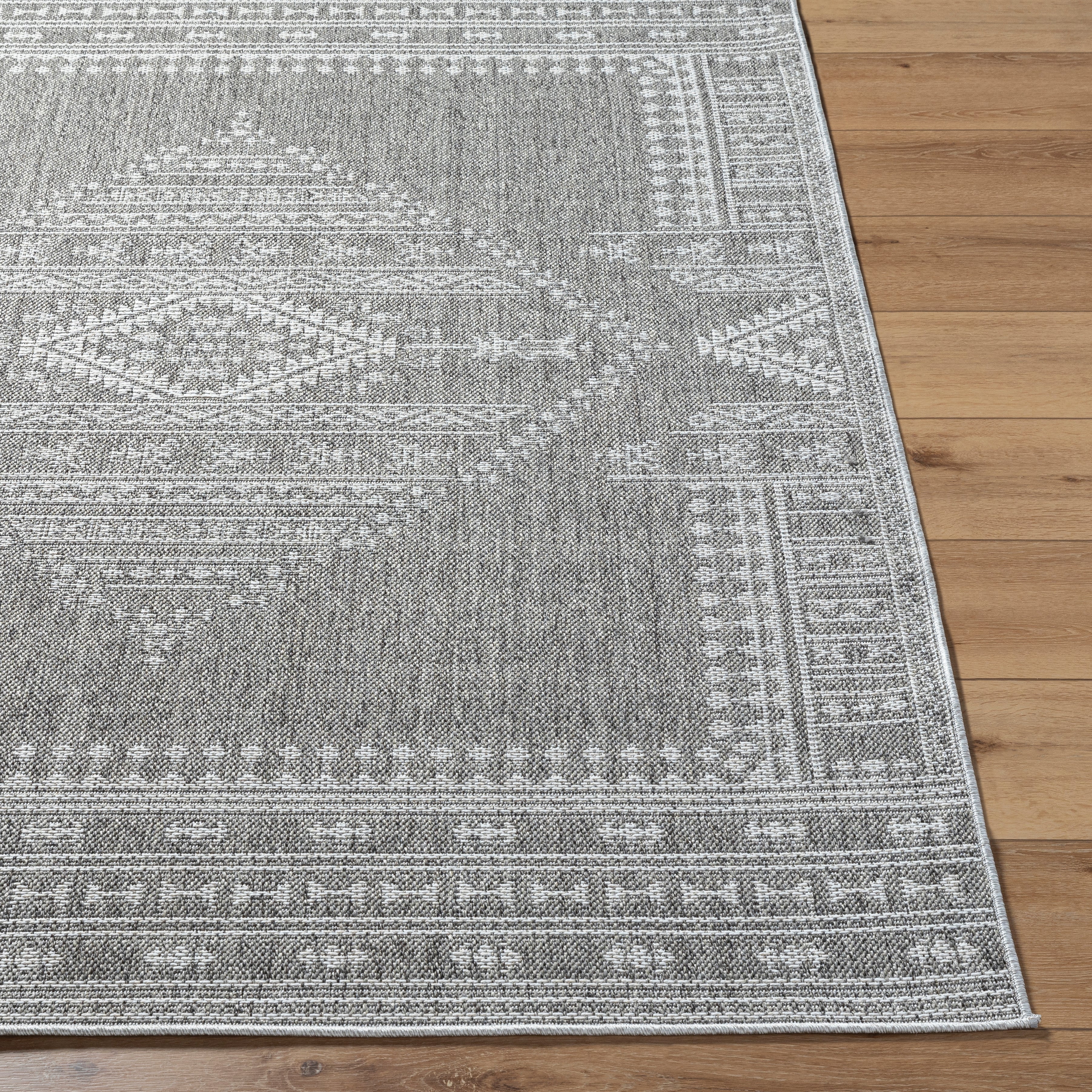 Surya Pismo Beach PMB-2317 Medium Gray Area Rug by LIVABLISS
