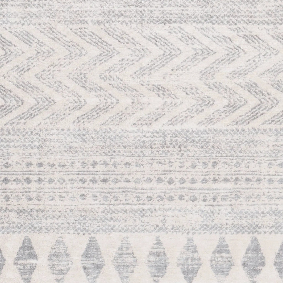 LIVABLISS Roma ROM-2329 White Area Rug