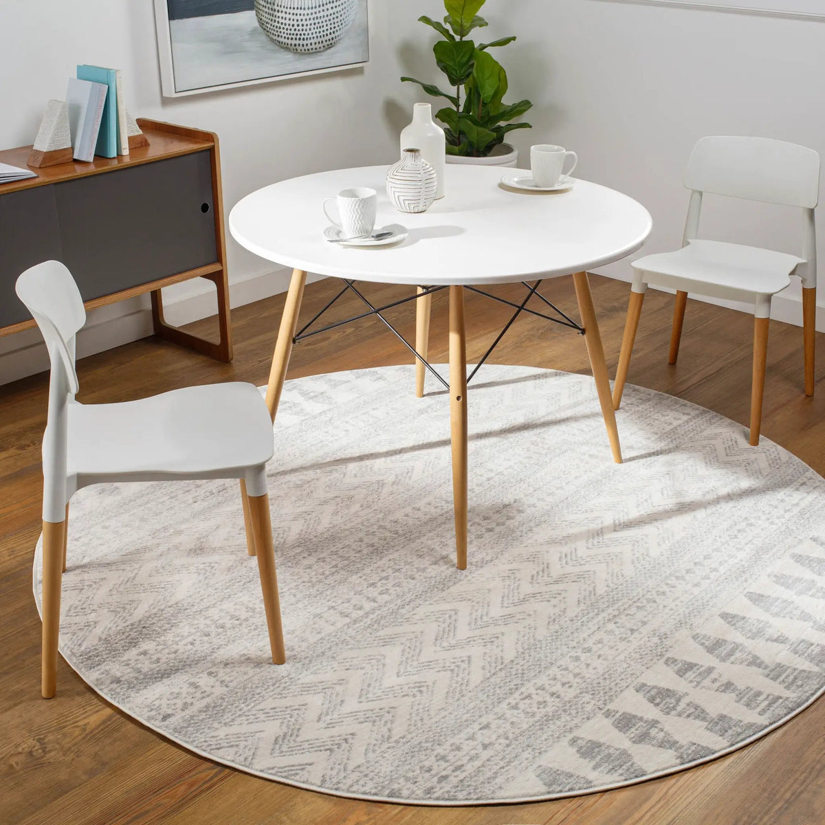 LIVABLISS Roma ROM-2329 White Area Rug