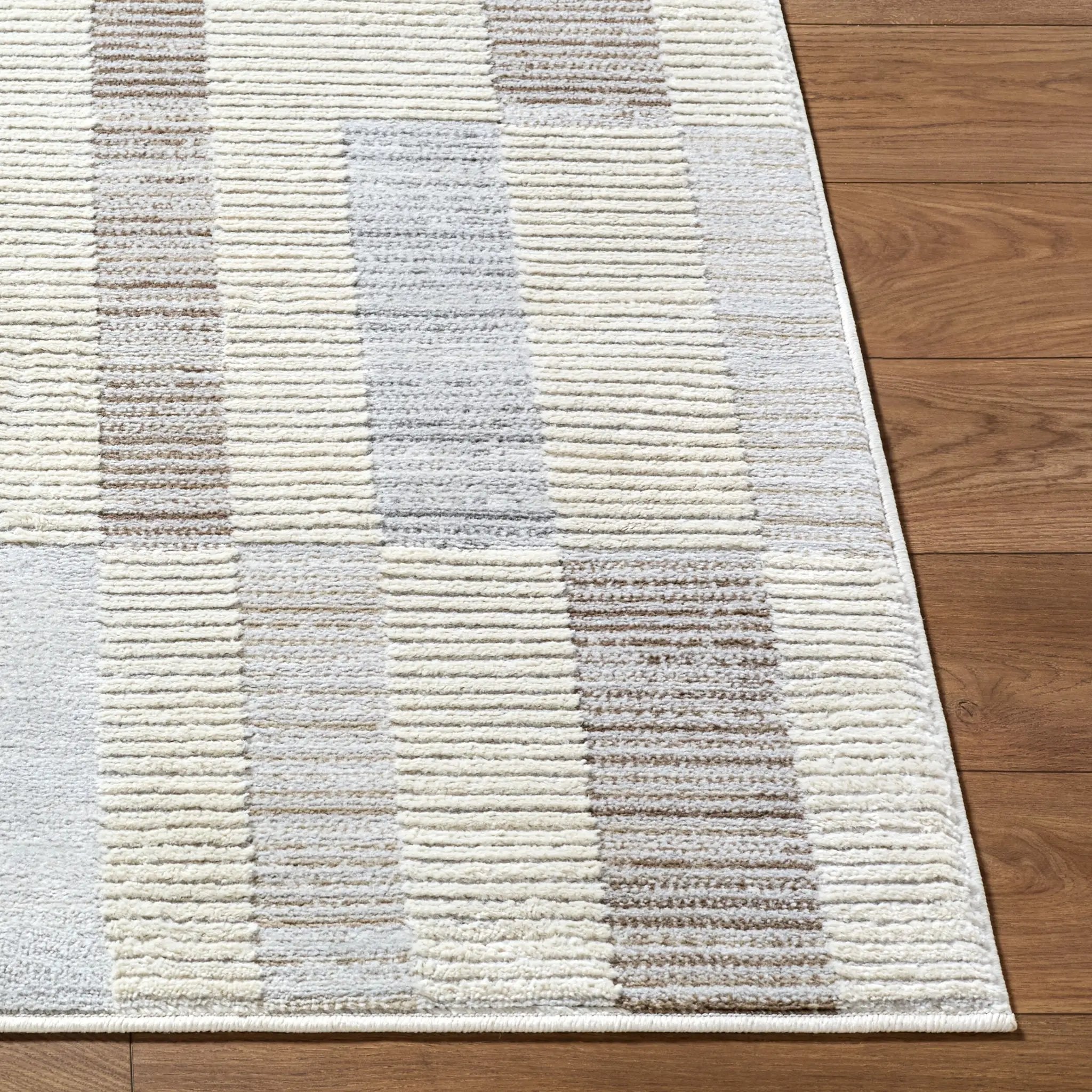 Siyah SIY-2318 White Area Rug by LIVABLISS