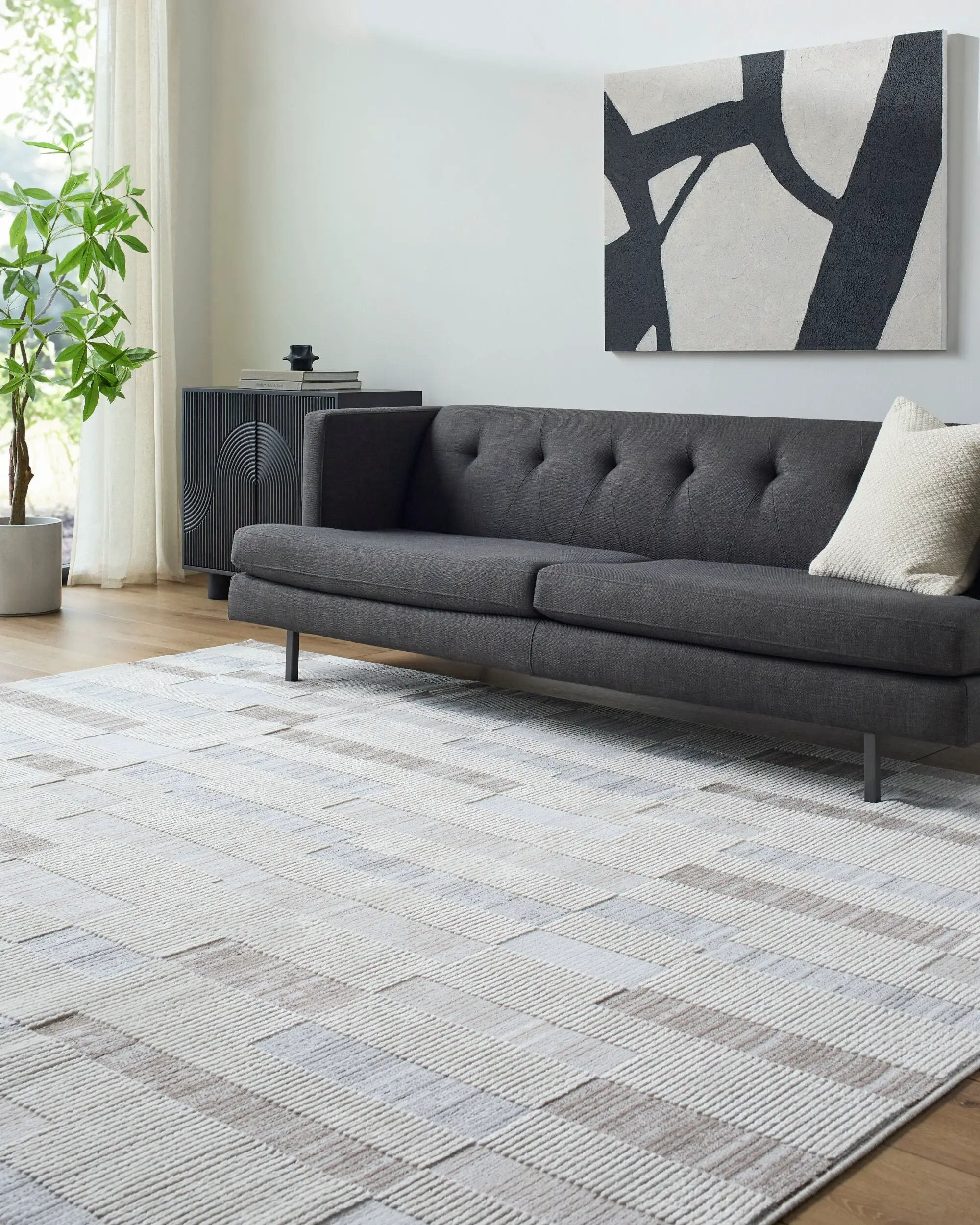 Siyah SIY-2318 White Area Rug by LIVABLISS