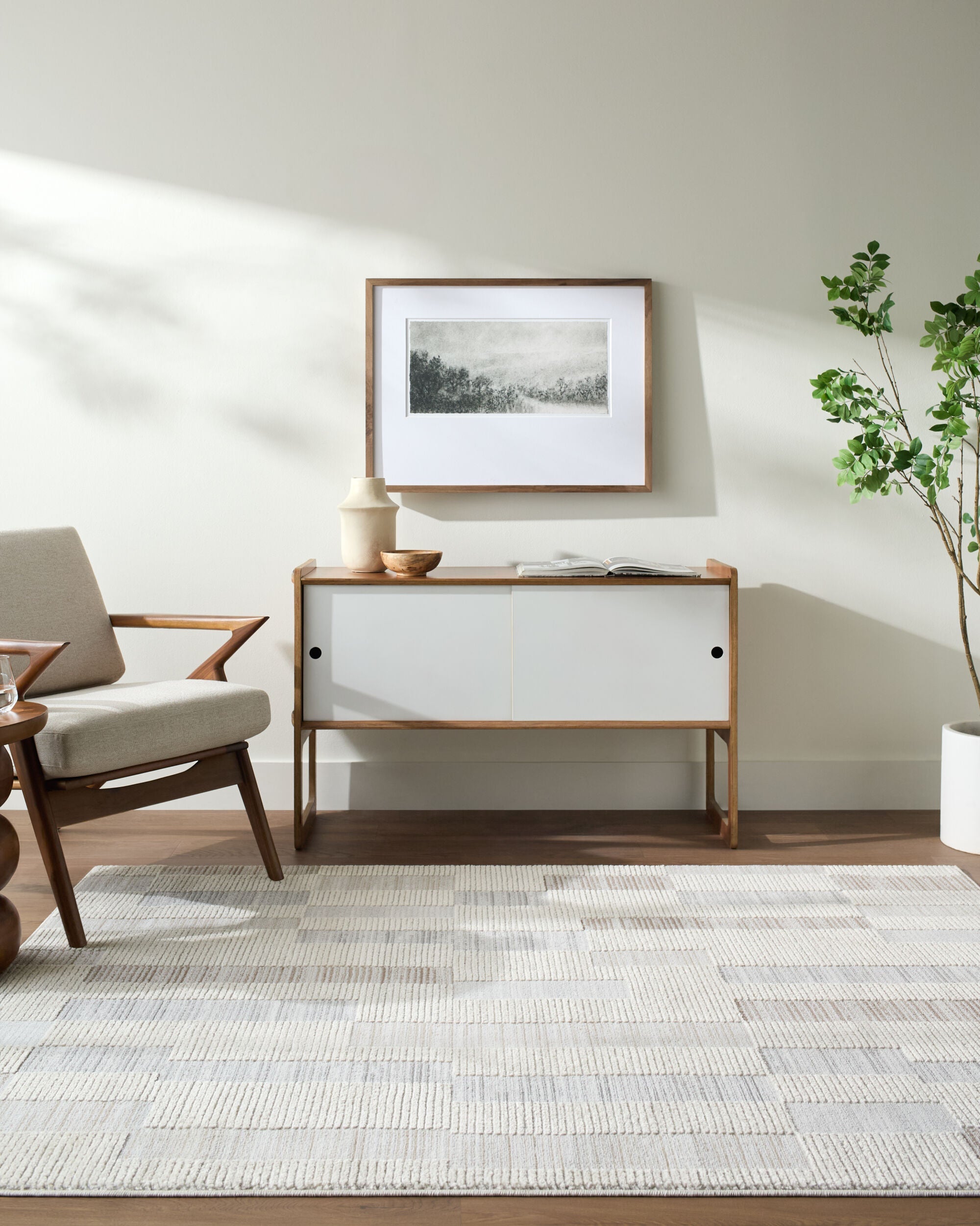 Siyah SIY-2318 White Area Rug by LIVABLISS