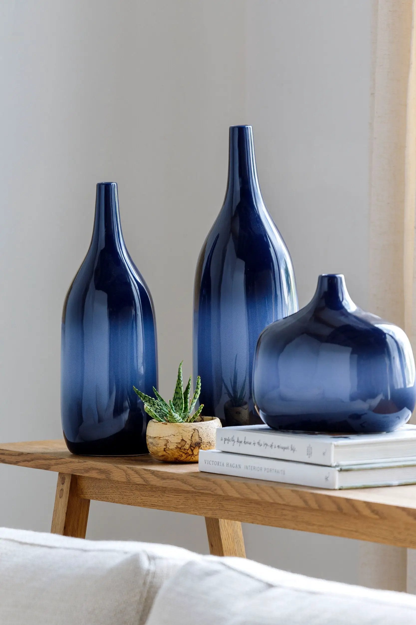 Sparta SPA-001 Vase Set by LIVABLISS