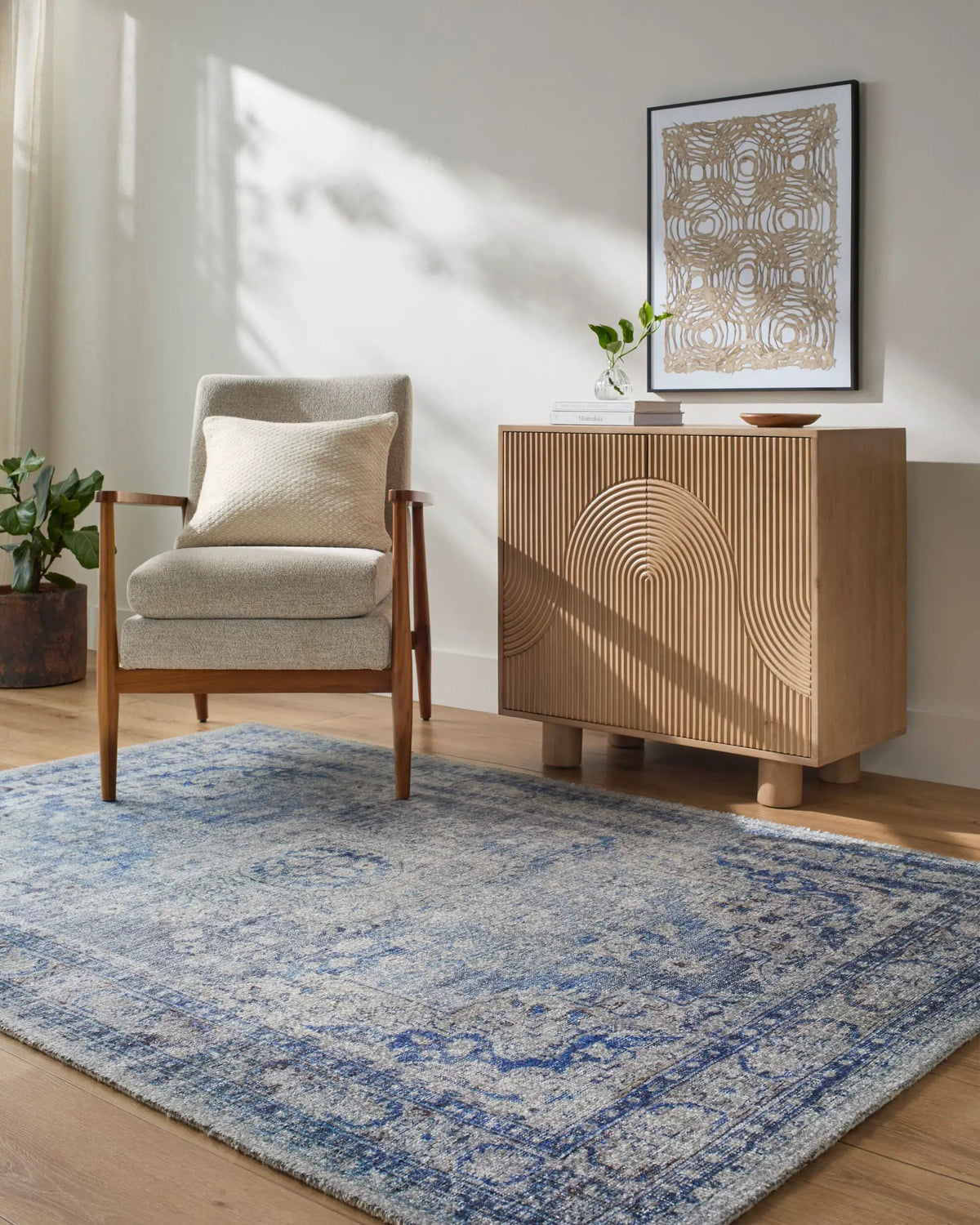 LIVABLISS Unique UNQ-2318 Cobalt Area Rug