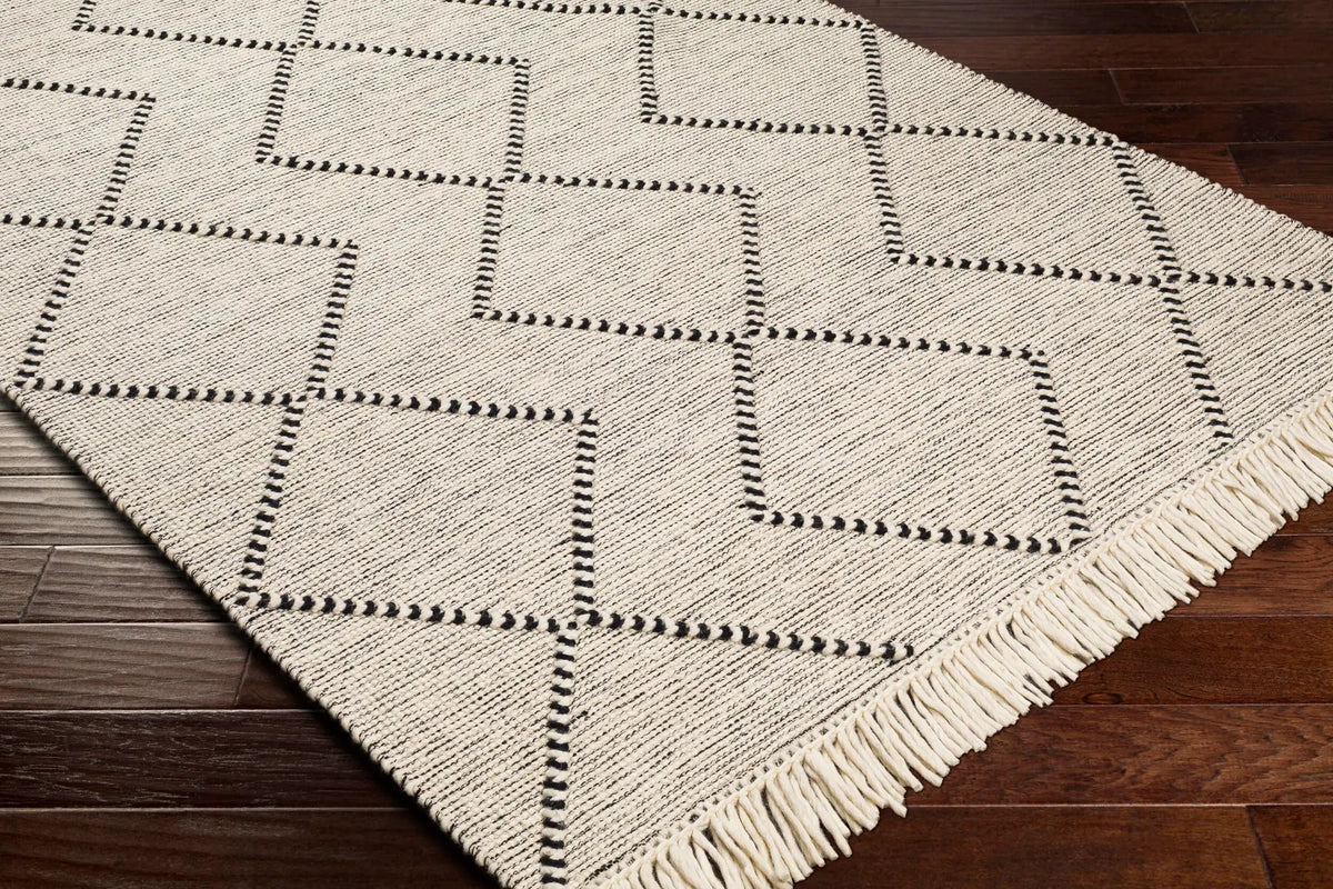 Uttar UTT-2303 Black Area Rug by LIVABLISS